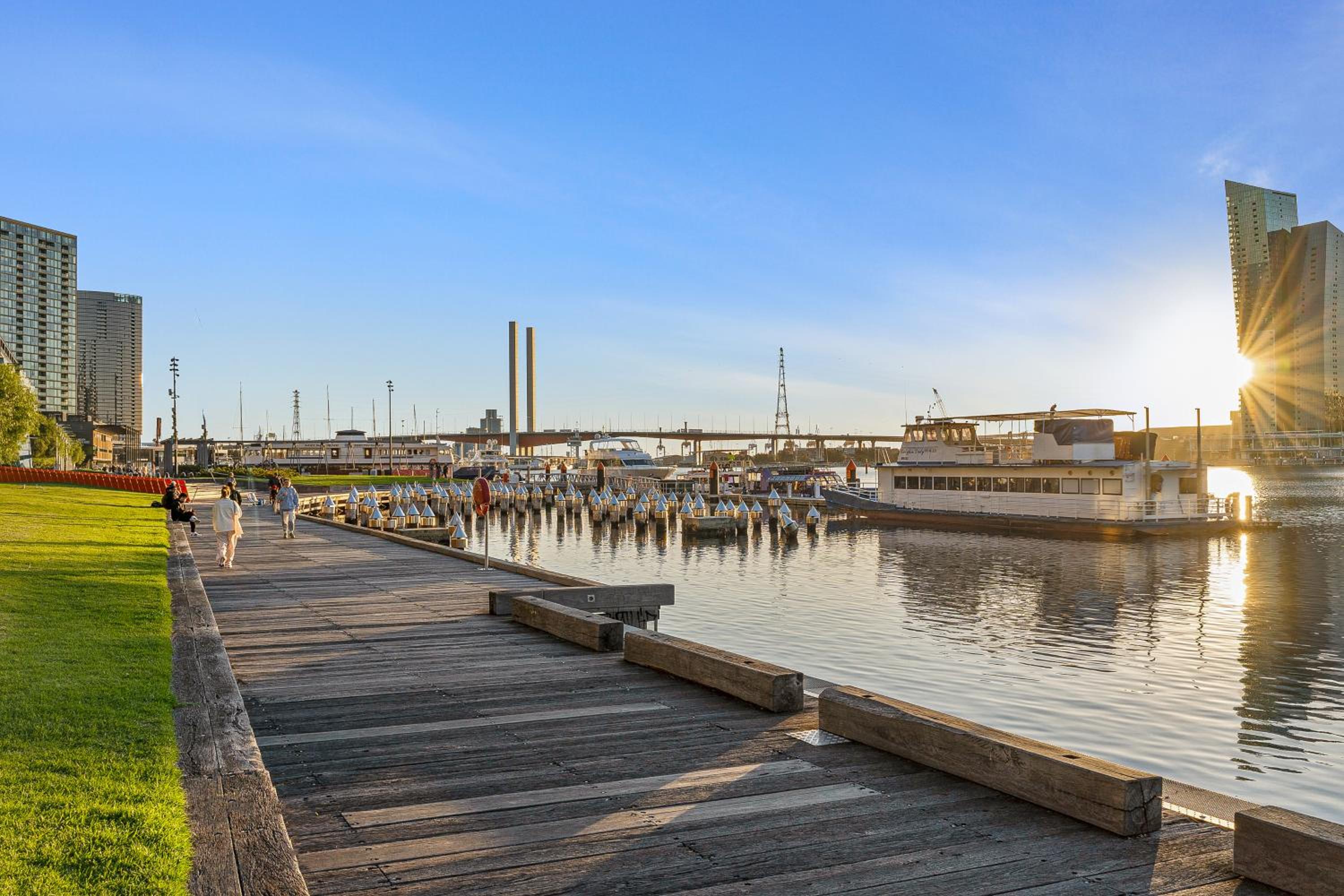 Docklands Skyline Apartments by Luma Signature