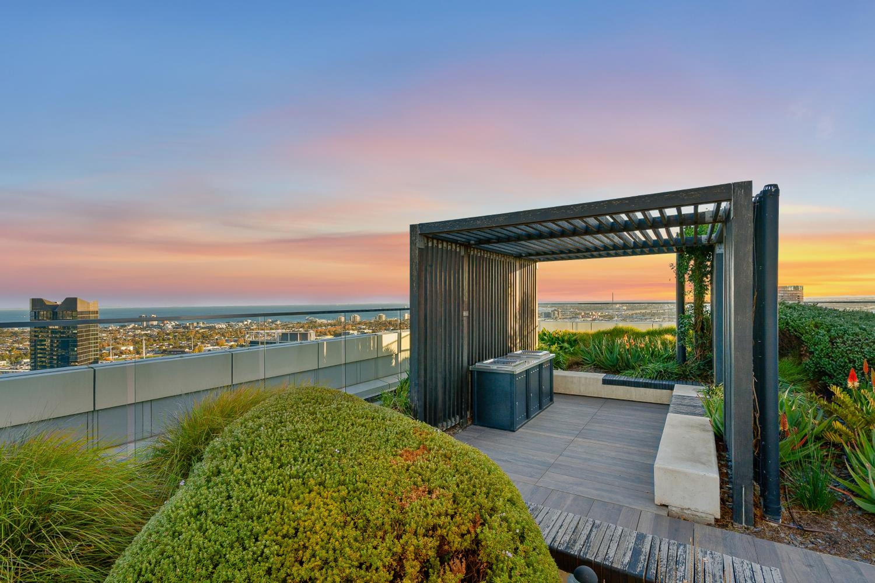 Docklands Skyline Apartments by Luma Signature