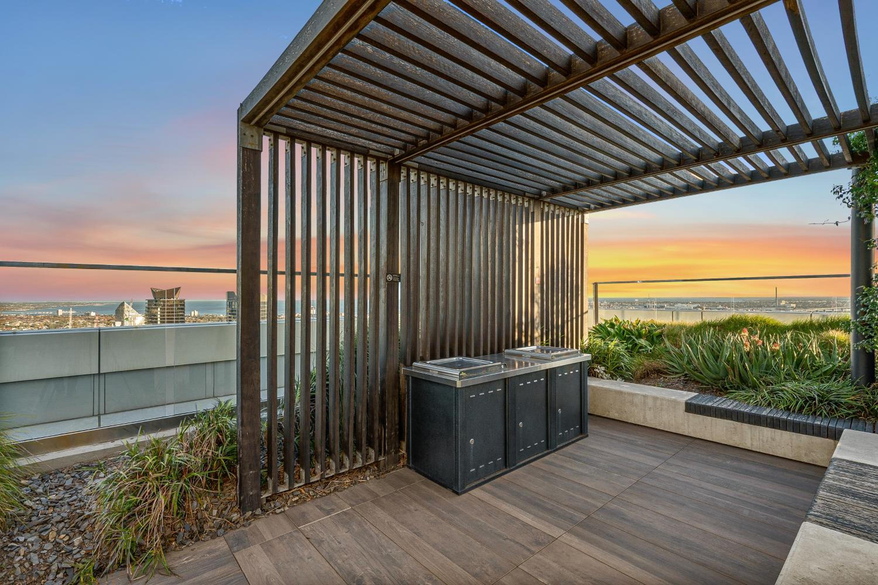 Docklands Skyline Apartments by Luma Signature