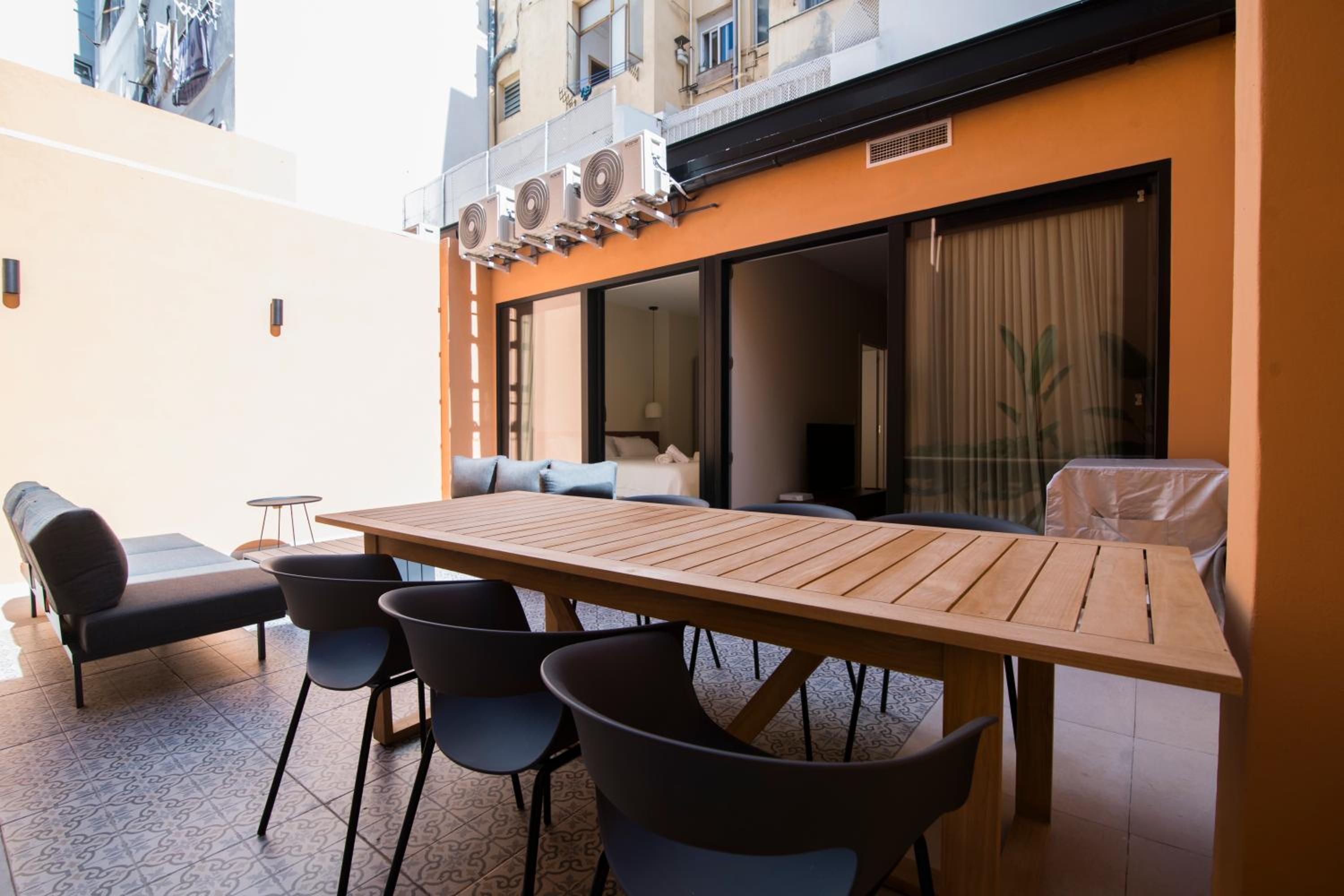 Apartamento moderno con terraza en el centro