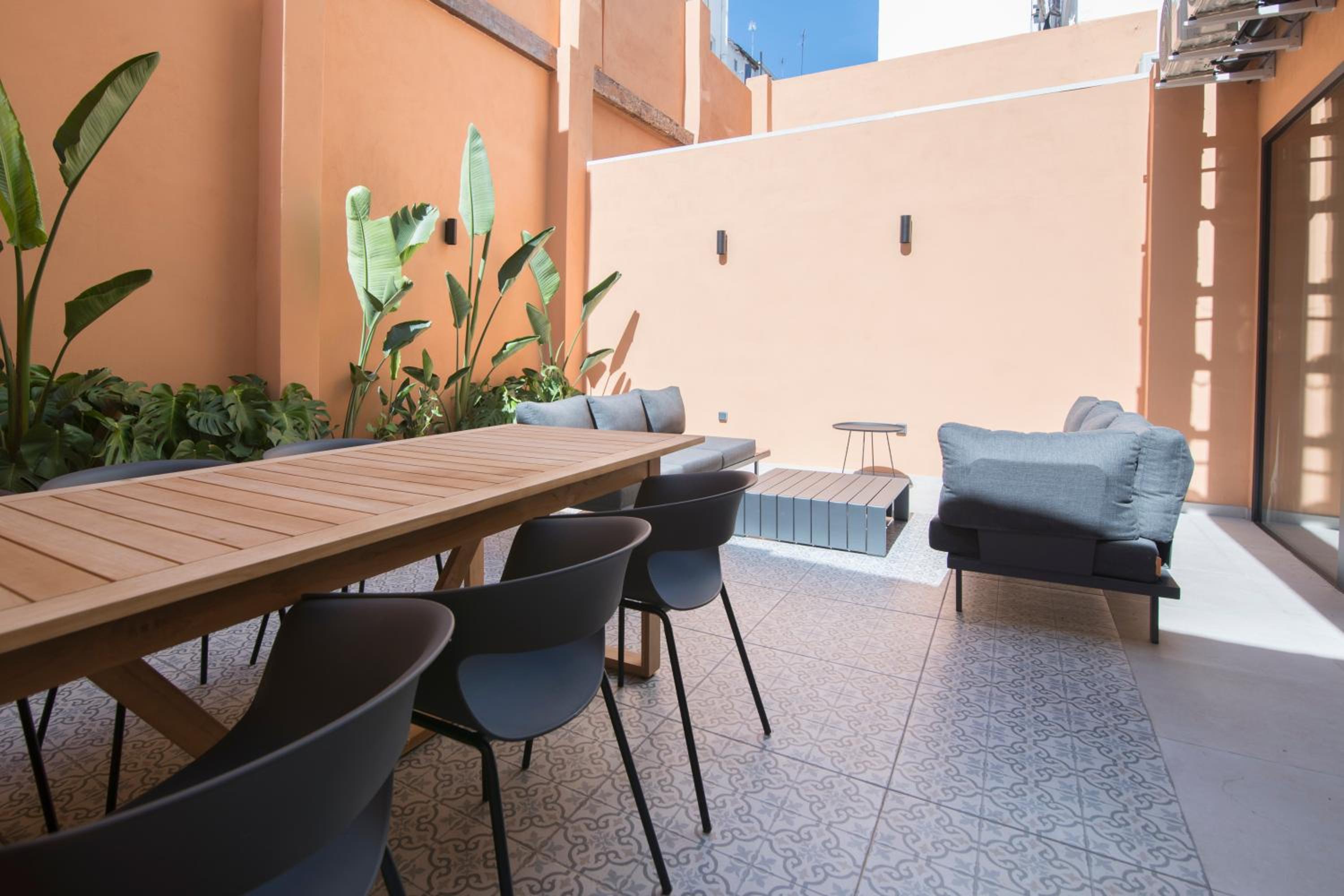 Apartamento moderno con terraza en el centro