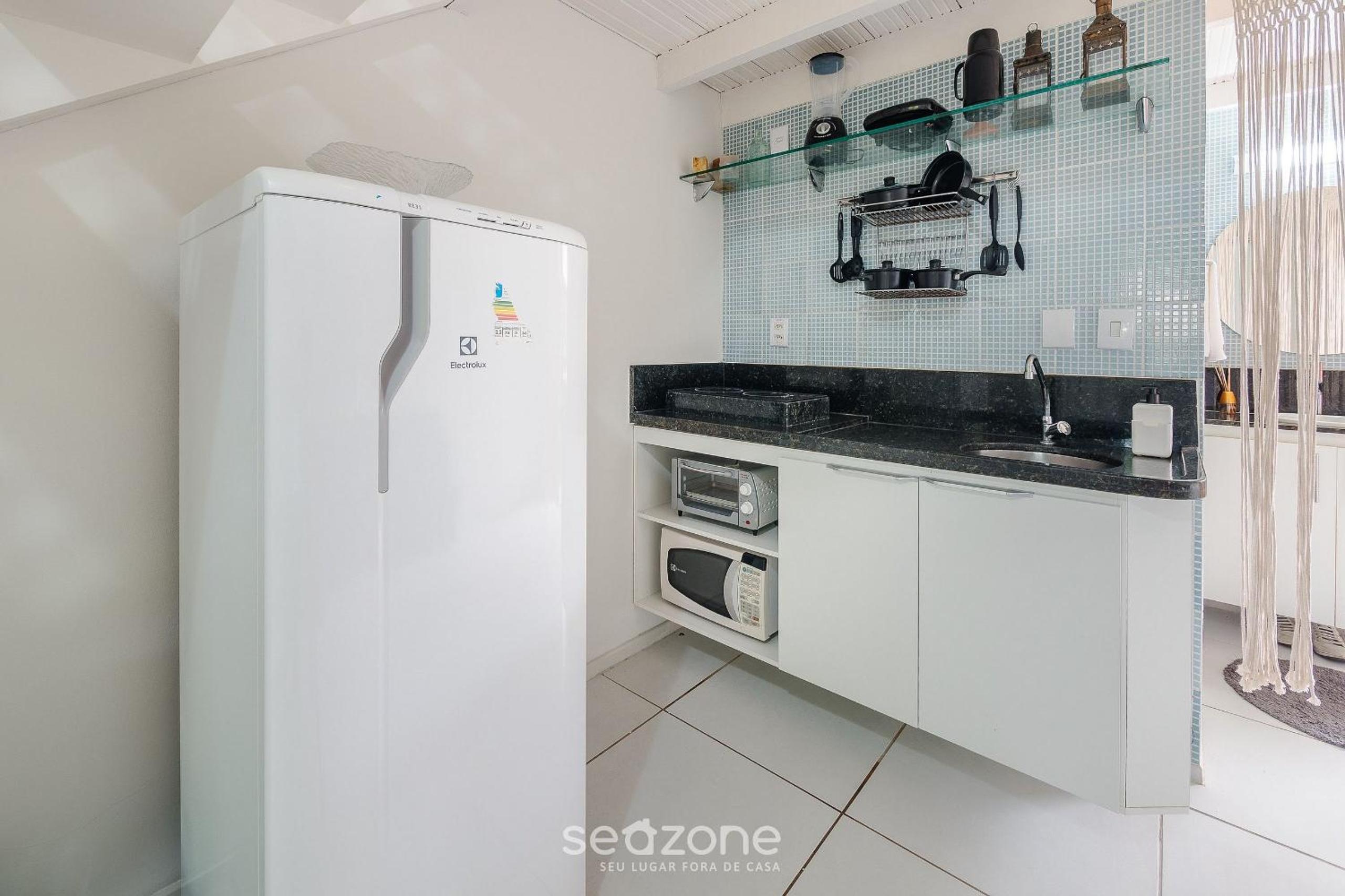 Apt just steps from the beach and Tamar Project – CVI
