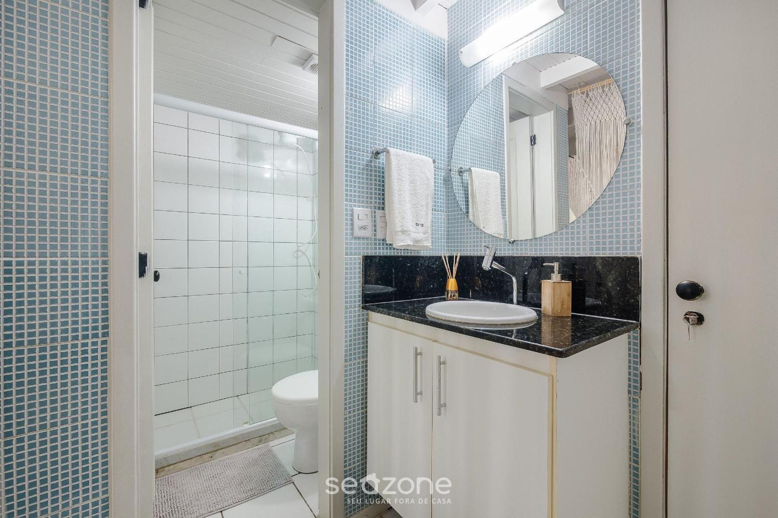 Apt just steps from the beach and Tamar Project – CVI