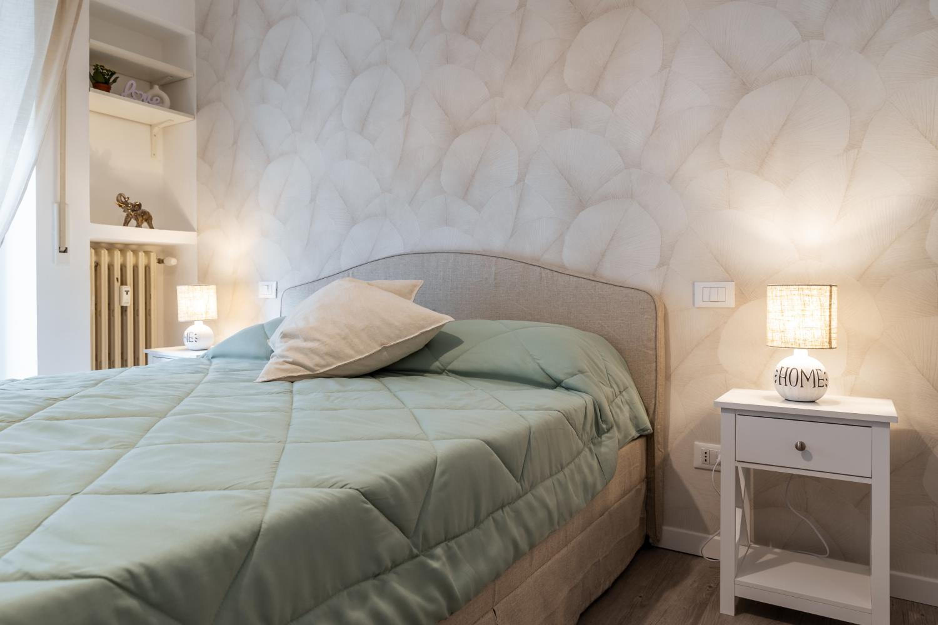 Vatican Shabby apartment double bedrooms