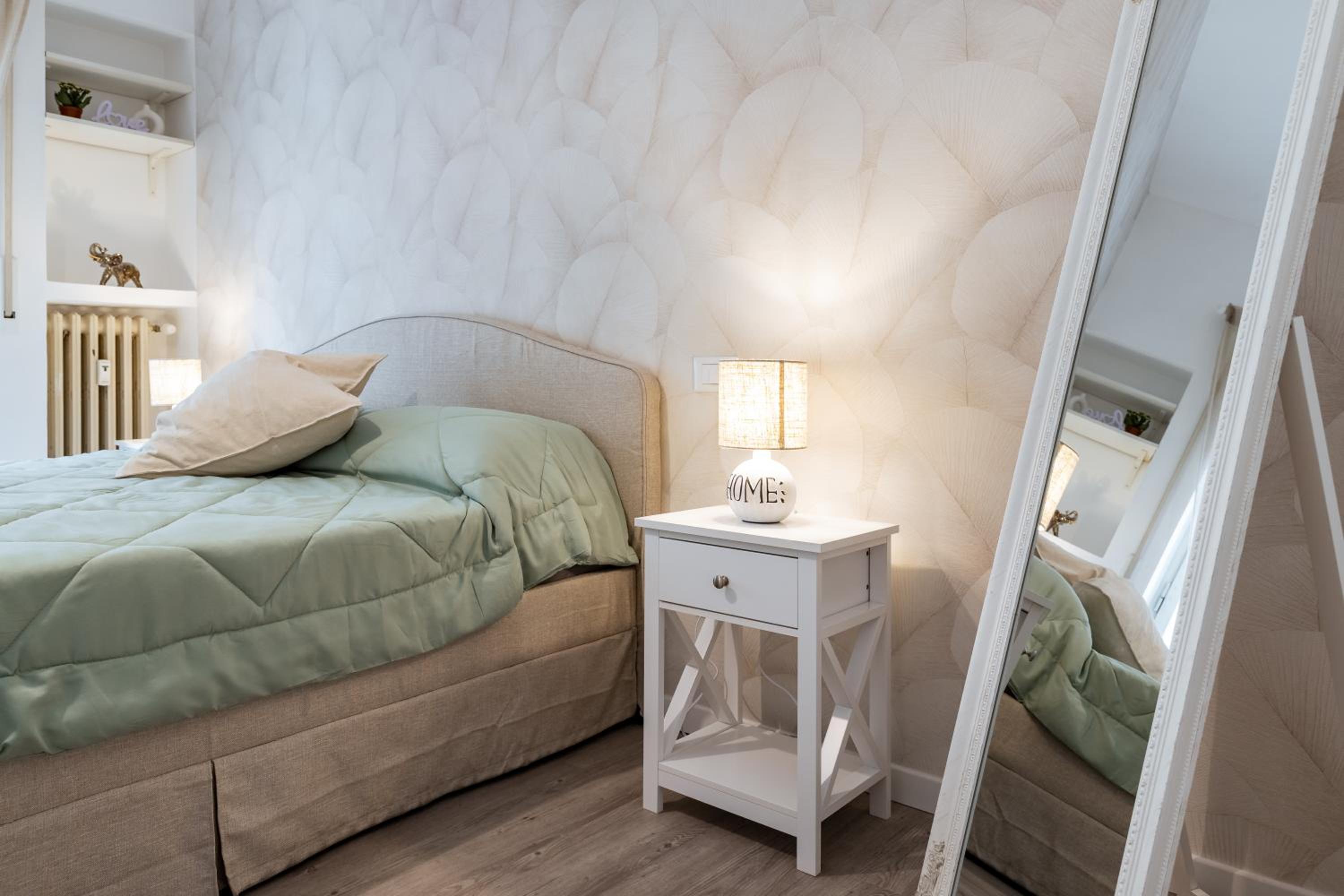 Vatican Shabby apartment double bedrooms