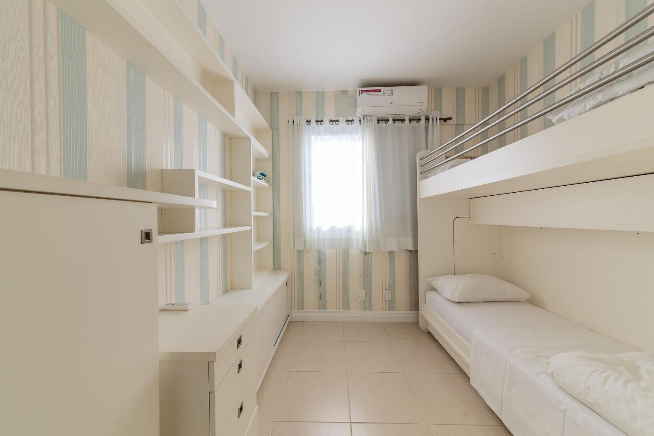 Beautiful apart 5 min Jurerê Open Shopping EMR302