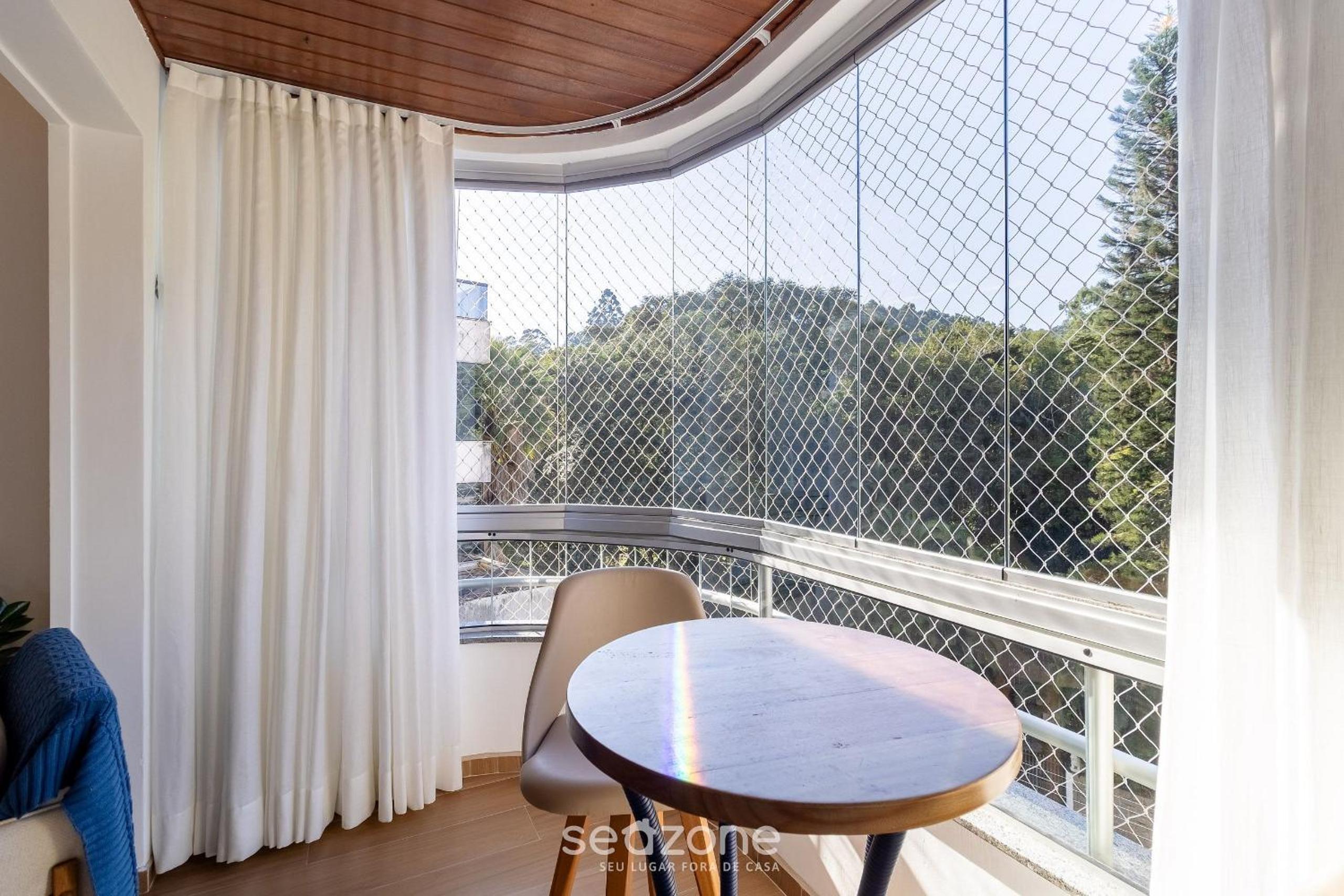 Beautiful 2 Bedroom Apartment in Itacorubi RLZ0301