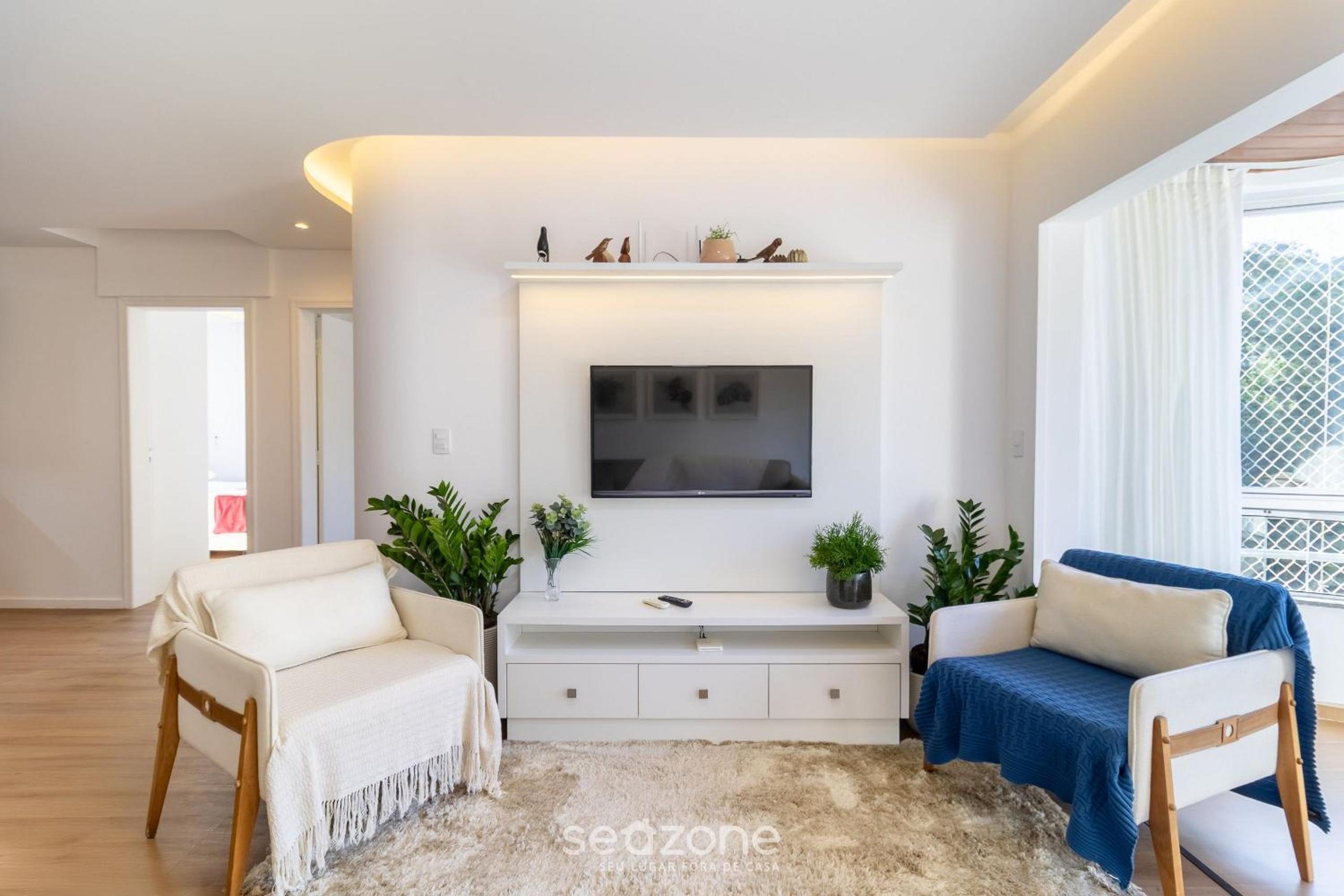 Beautiful 2 Bedroom Apartment in Itacorubi RLZ0301