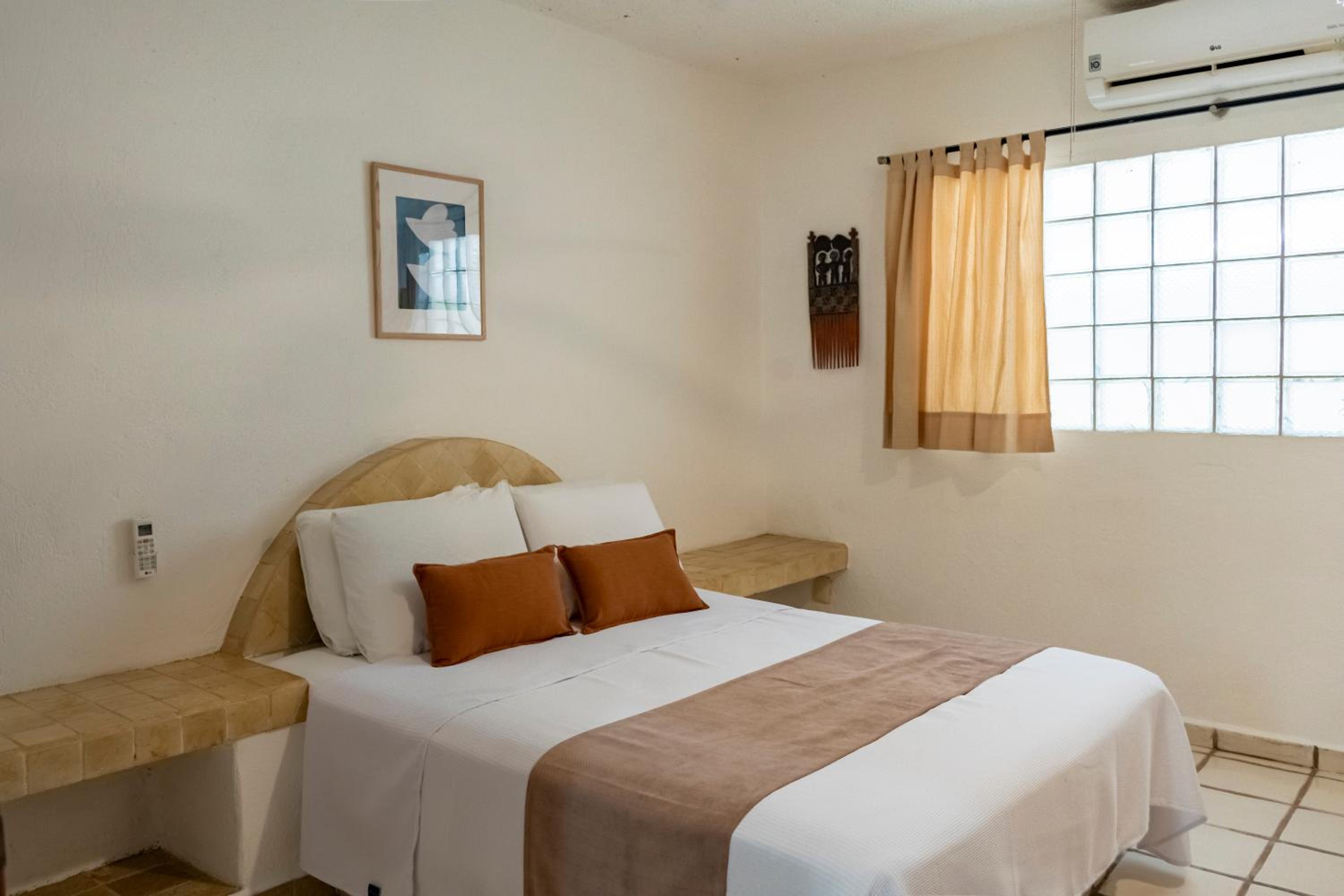 Amazing Complex Near 5th Avenue by Andiani Travel