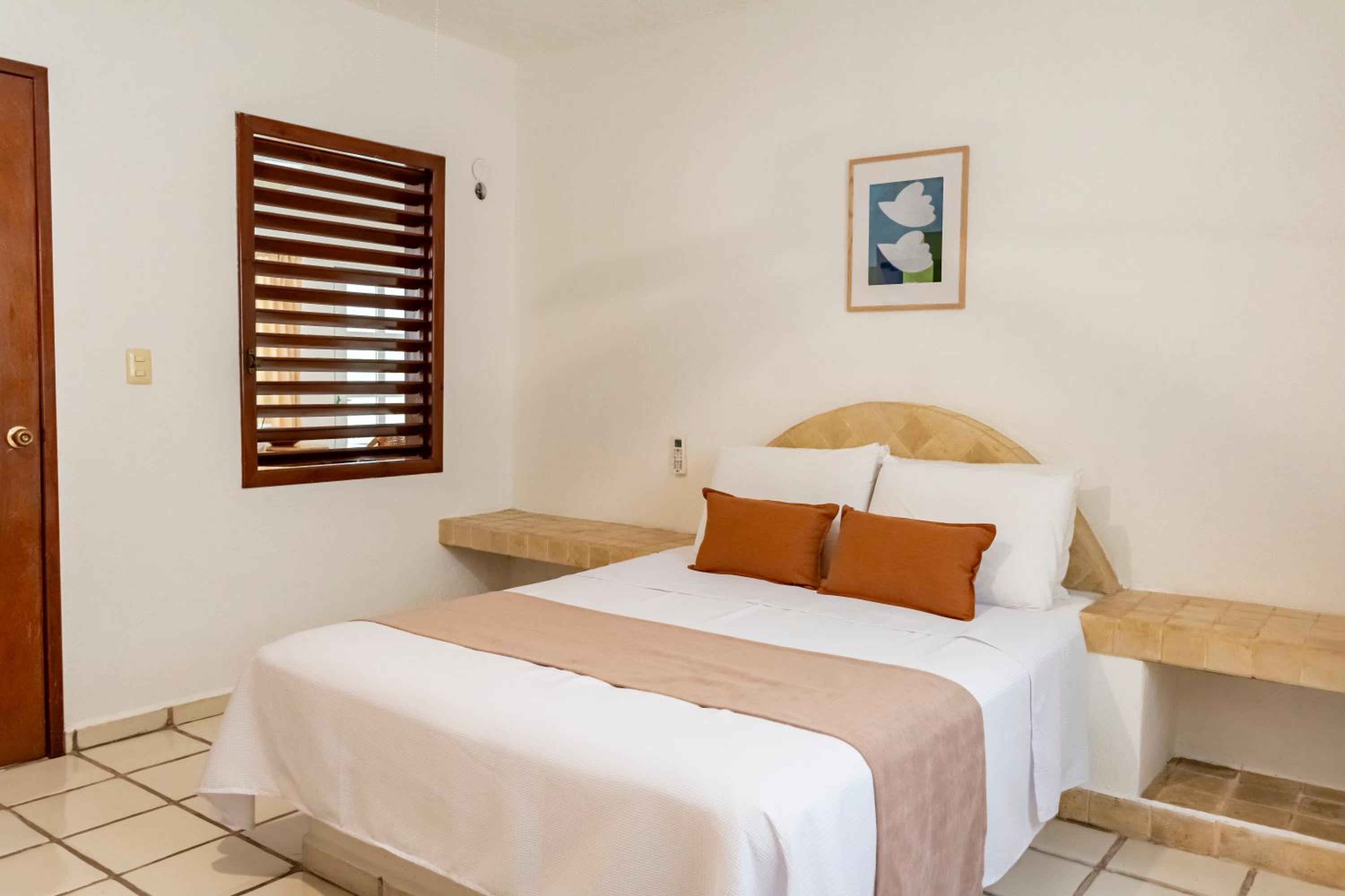 Amazing Complex Near 5th Avenue by Andiani Travel