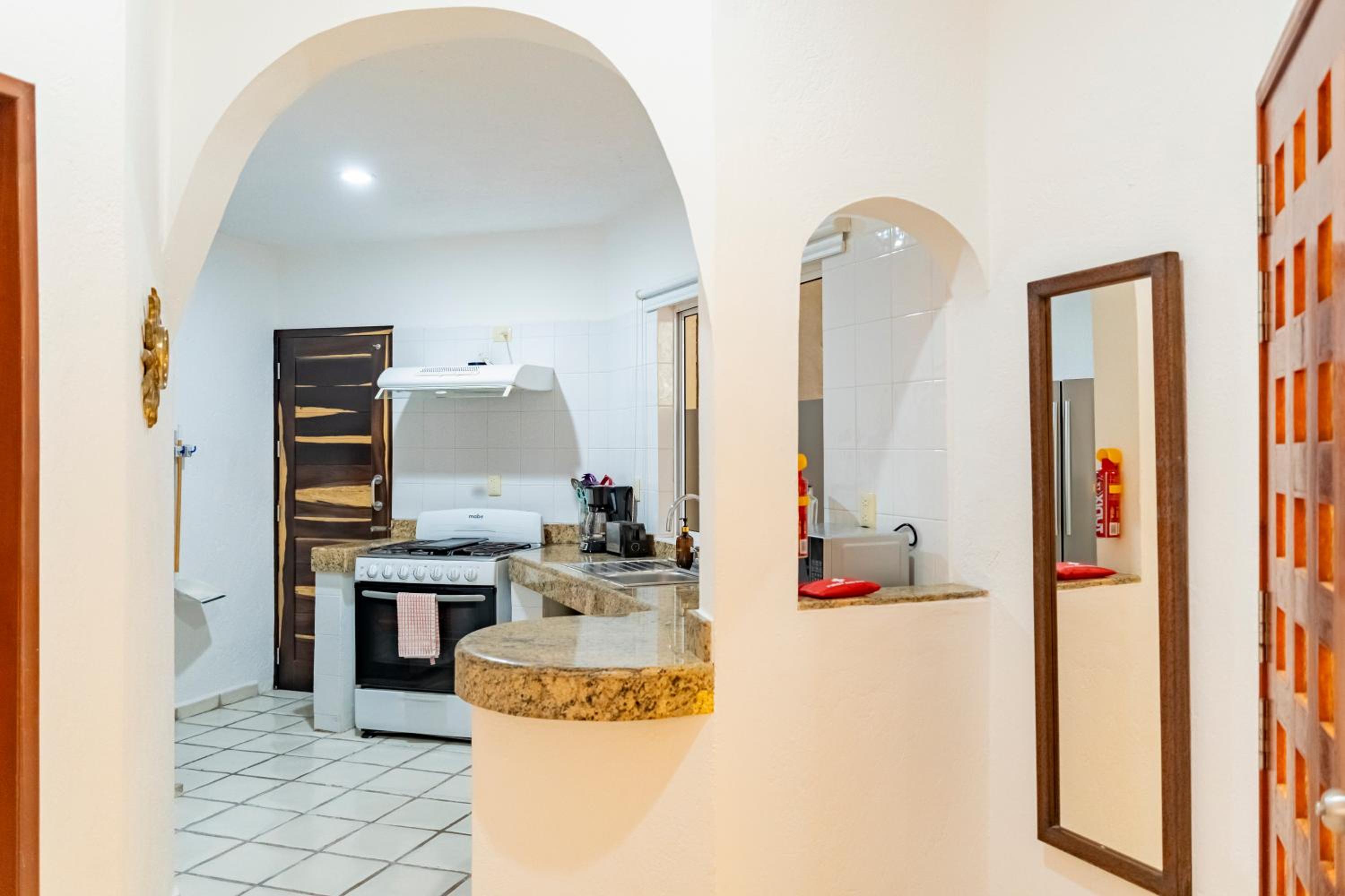 Amazing Complex Near 5th Avenue by Andiani Travel
