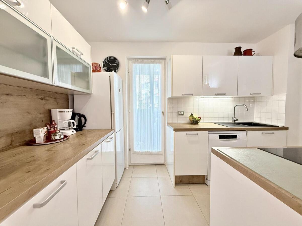 Viola Apartment