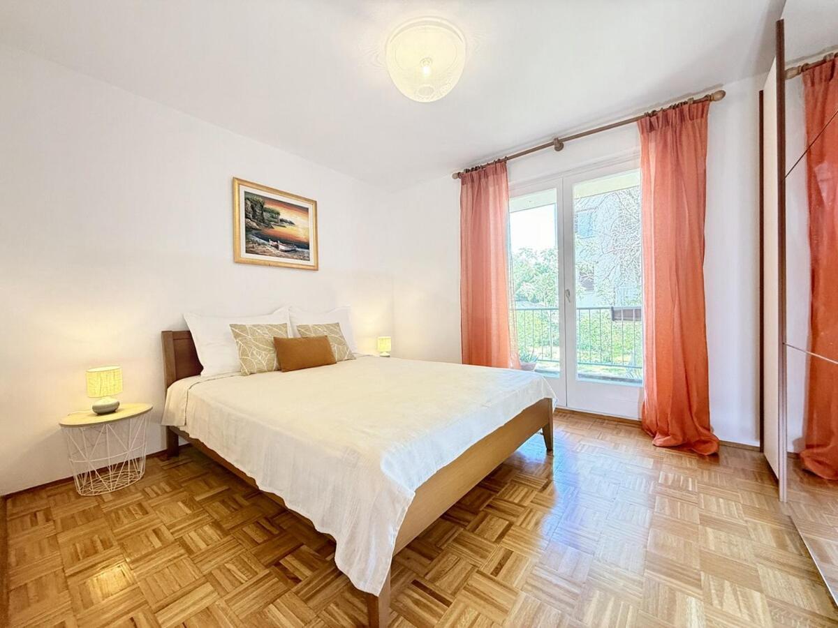 Viola Apartment