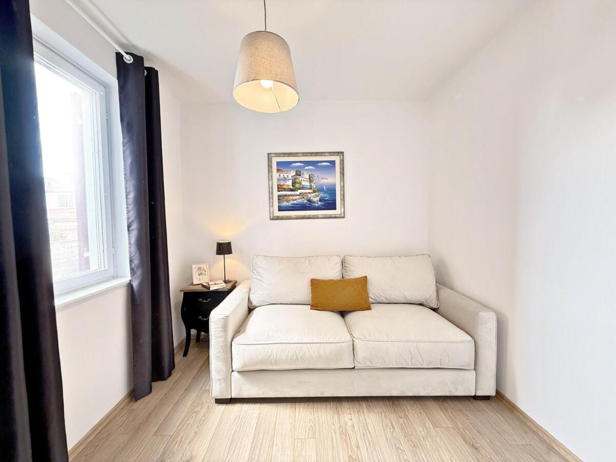 Viola Apartment