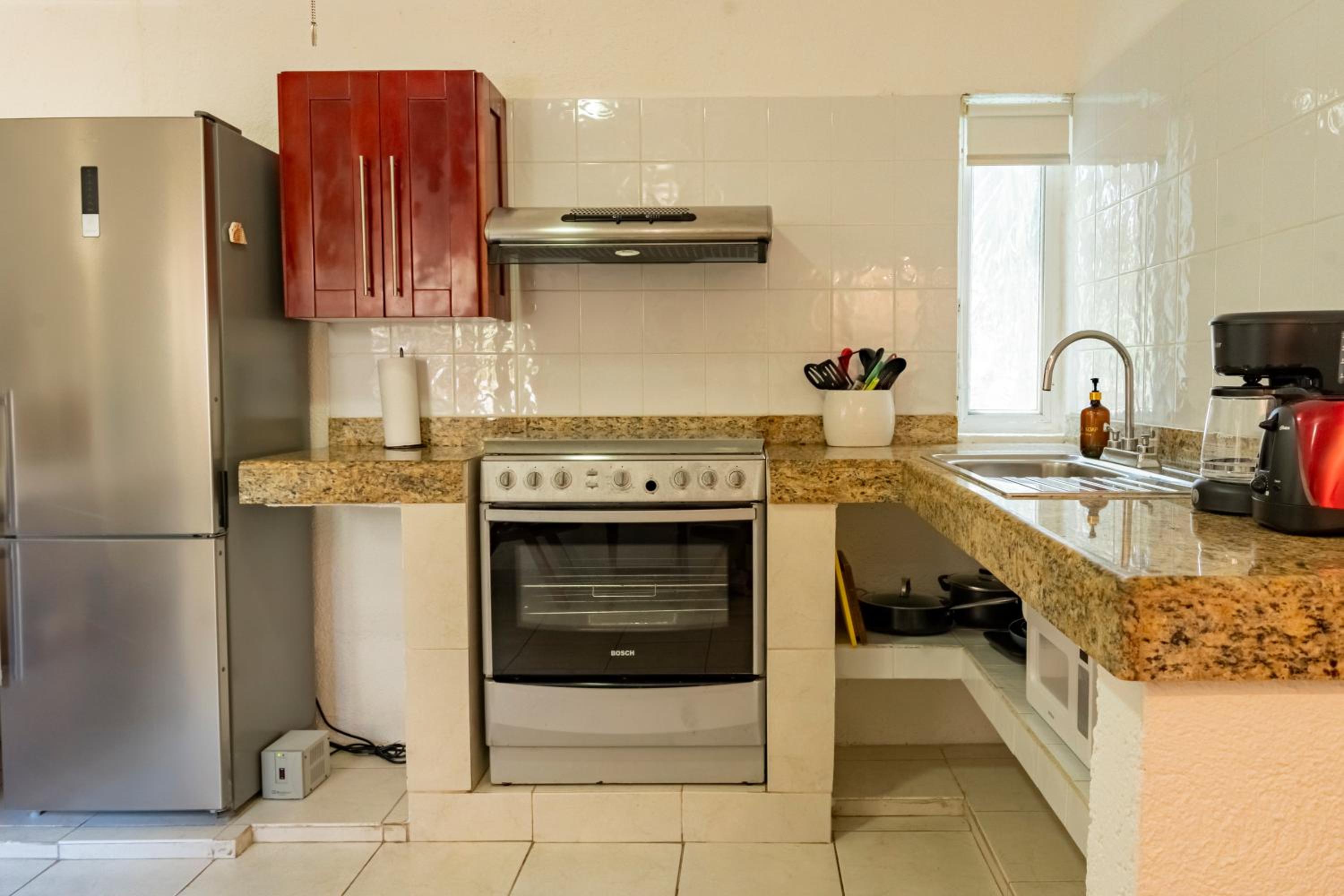 Amazing Complex Near 5th Avenue by Andiani Travel