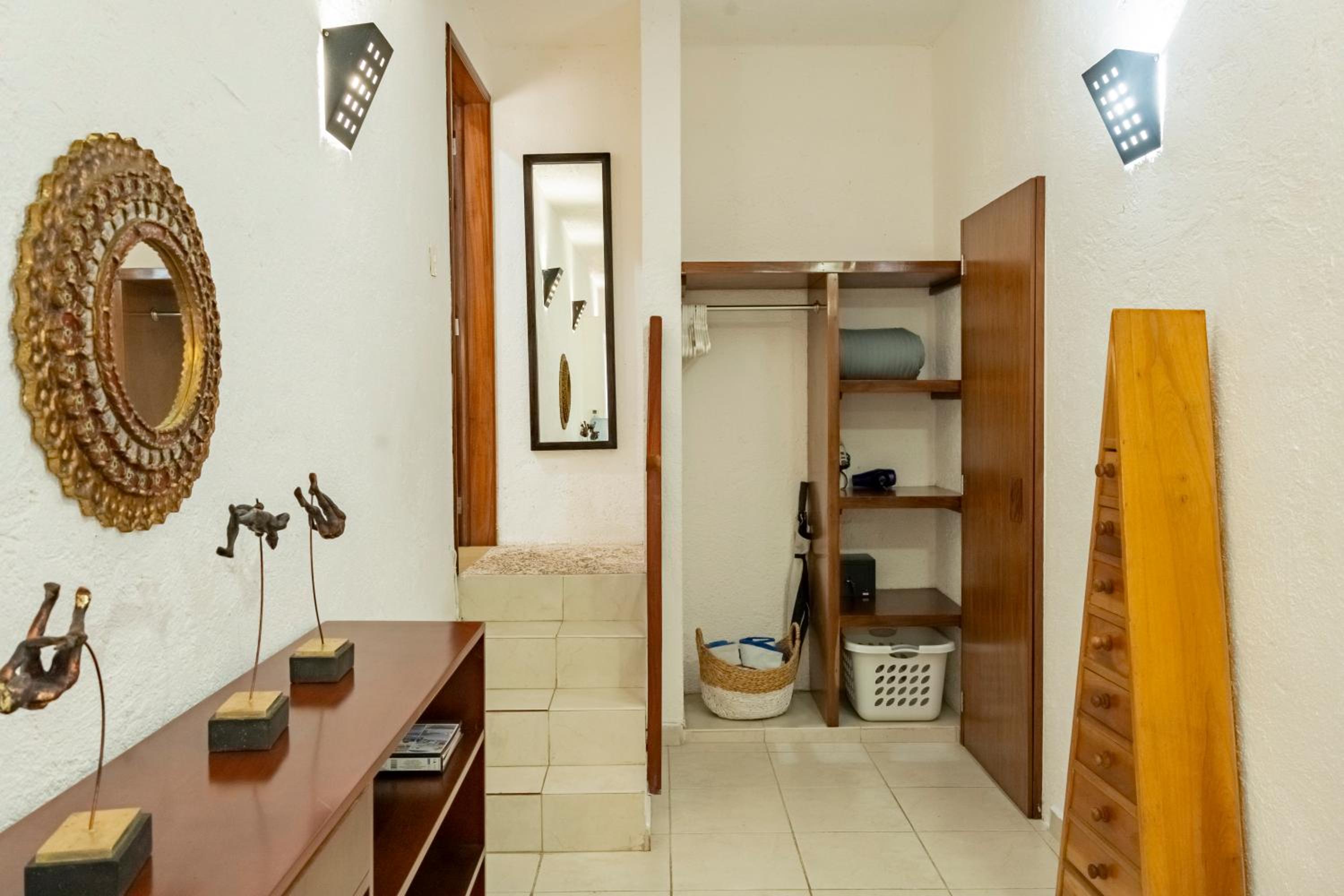 Amazing Complex Near 5th Avenue by Andiani Travel