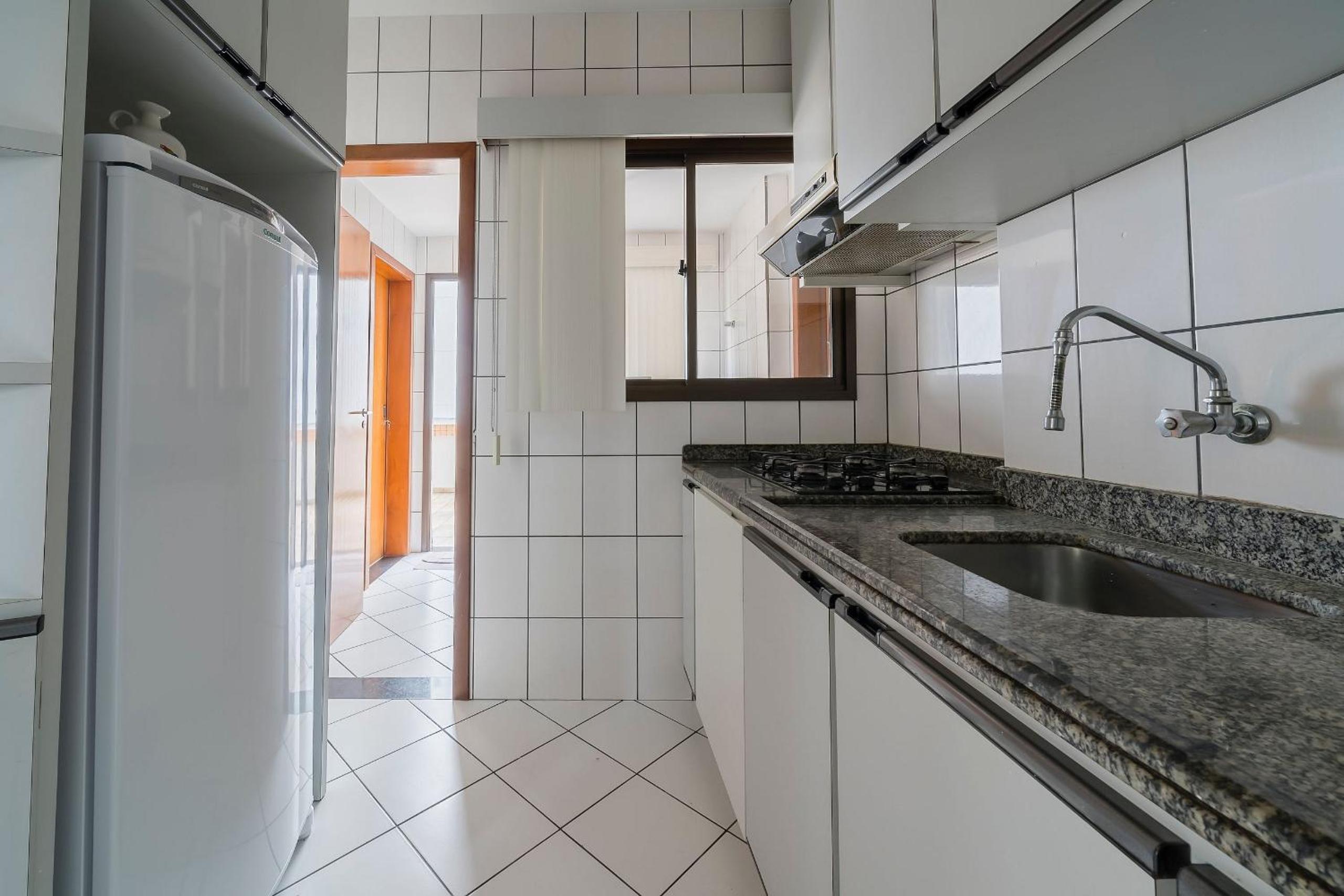Apartment w balcony 250m from Praia Central ERJ101