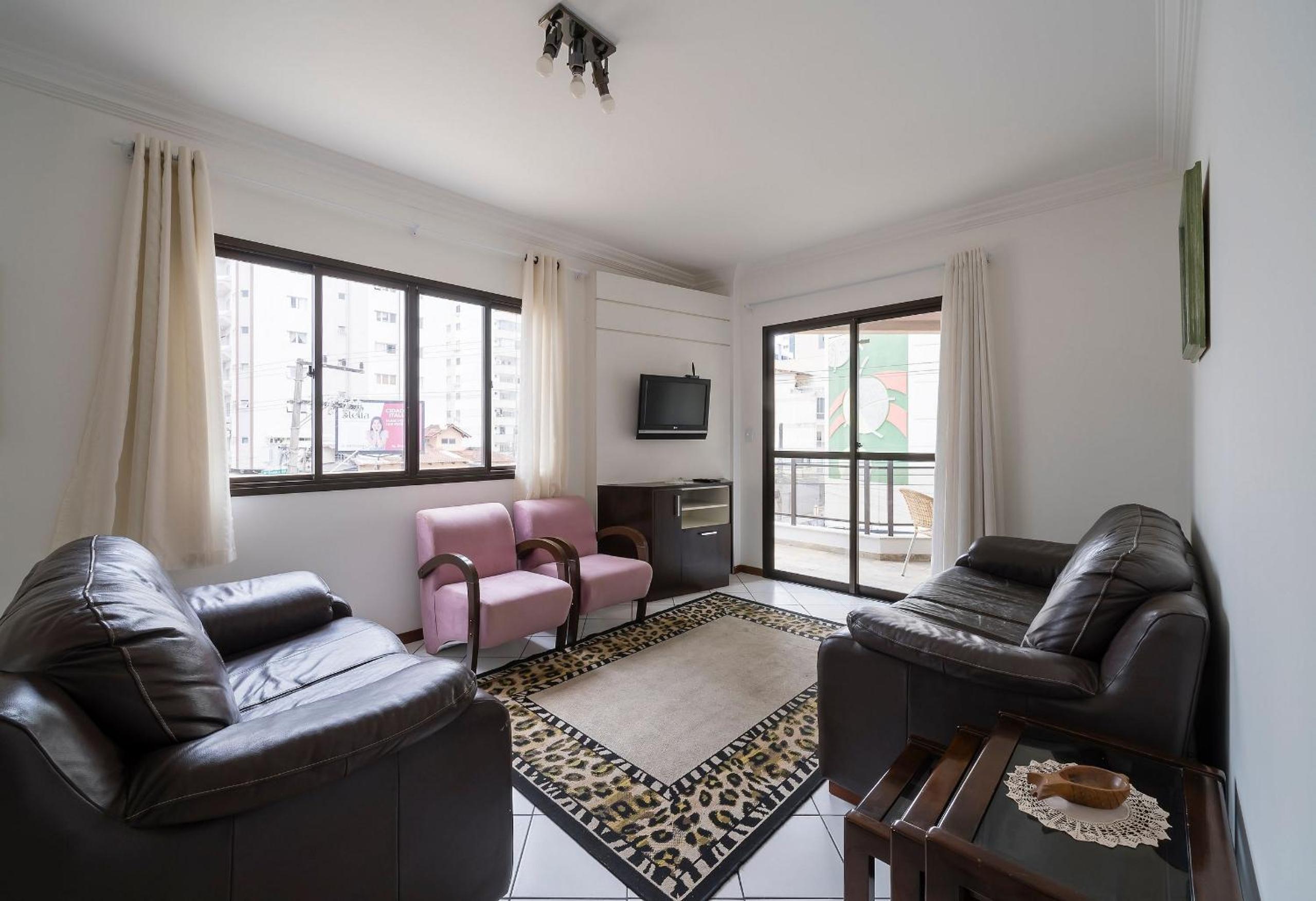 Apartment w balcony 250m from Praia Central ERJ101