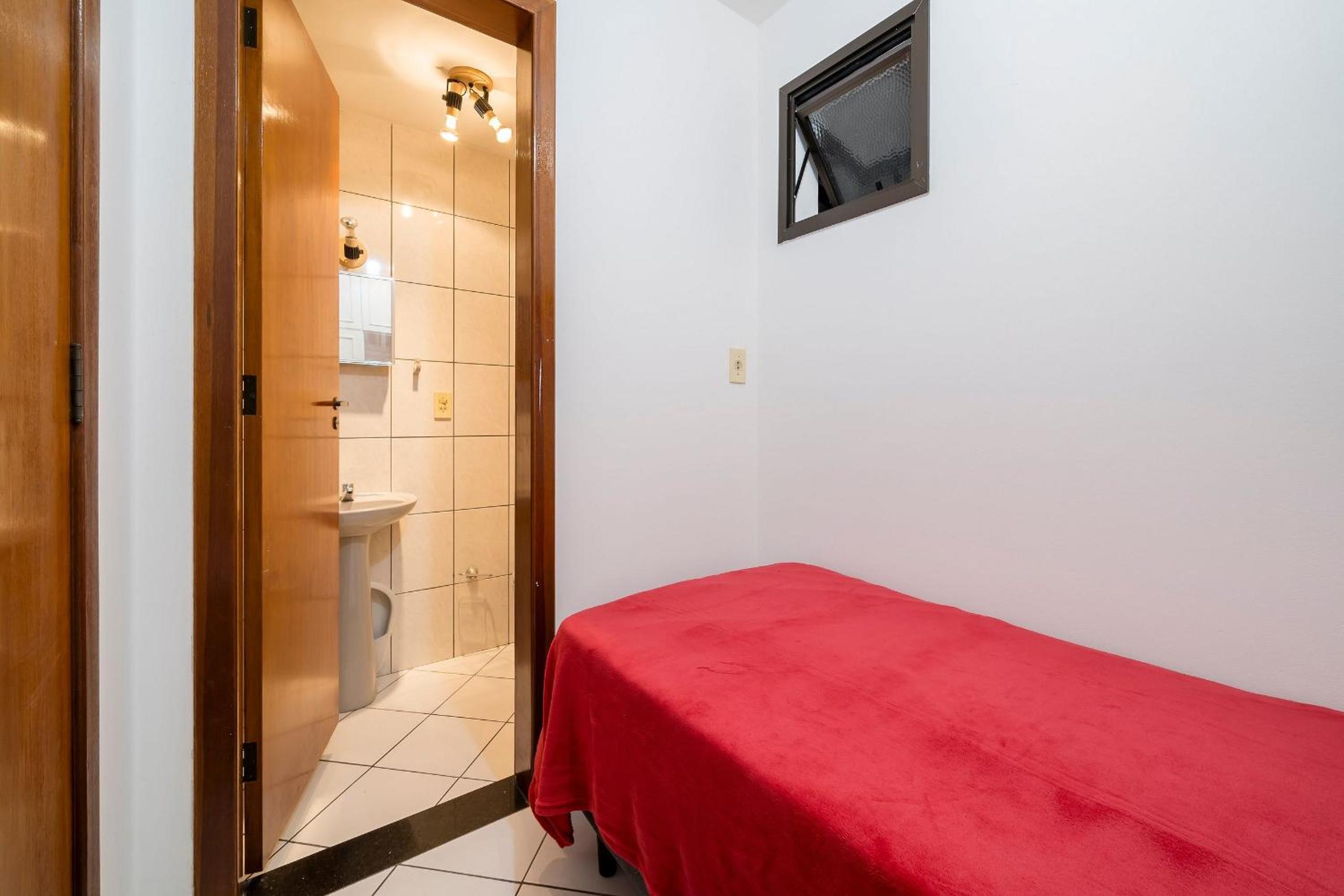 Apartment w balcony 250m from Praia Central ERJ101