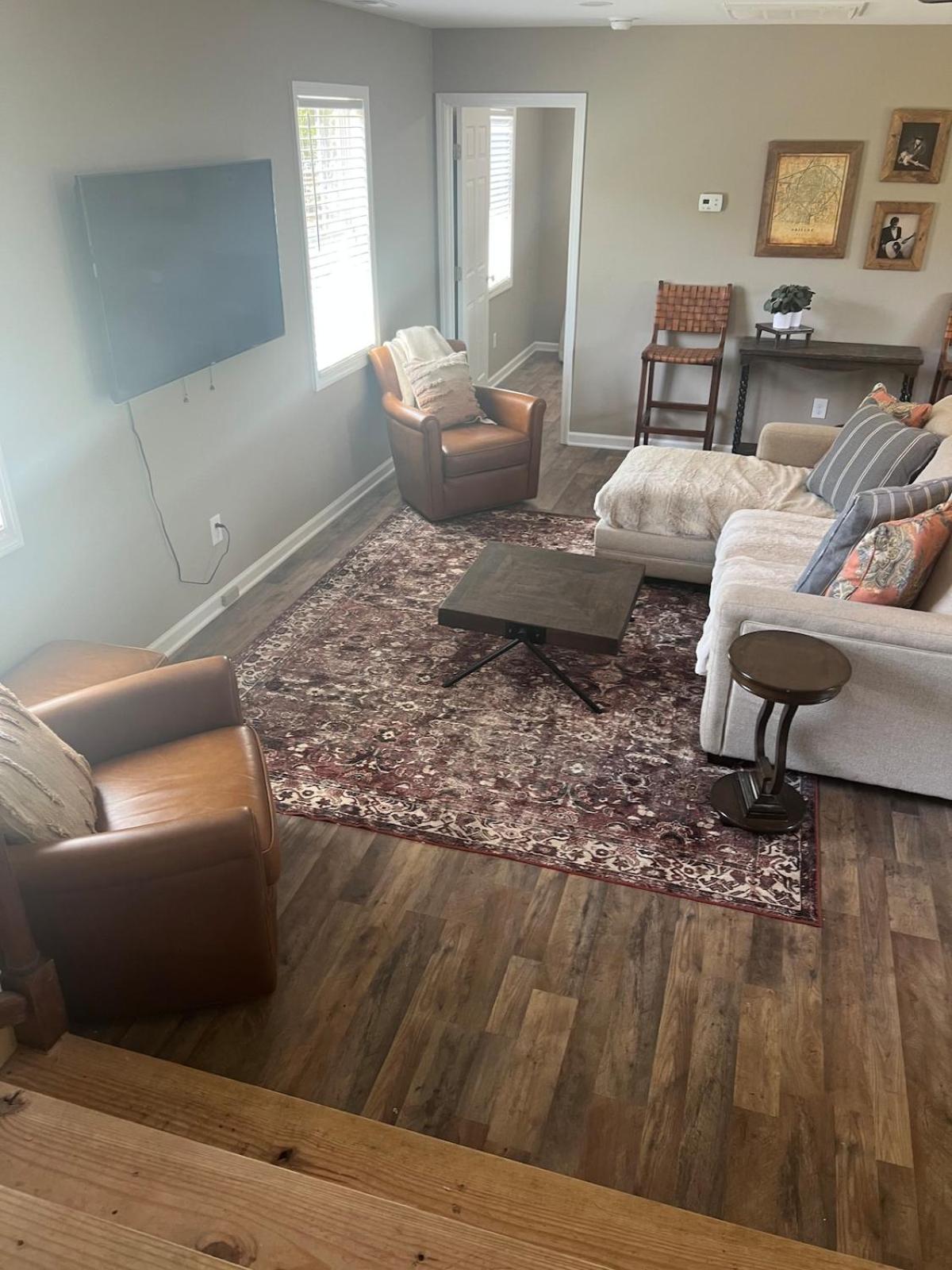 Charming Renovated Home Near Fayetteville, Rustic Retreat for Families