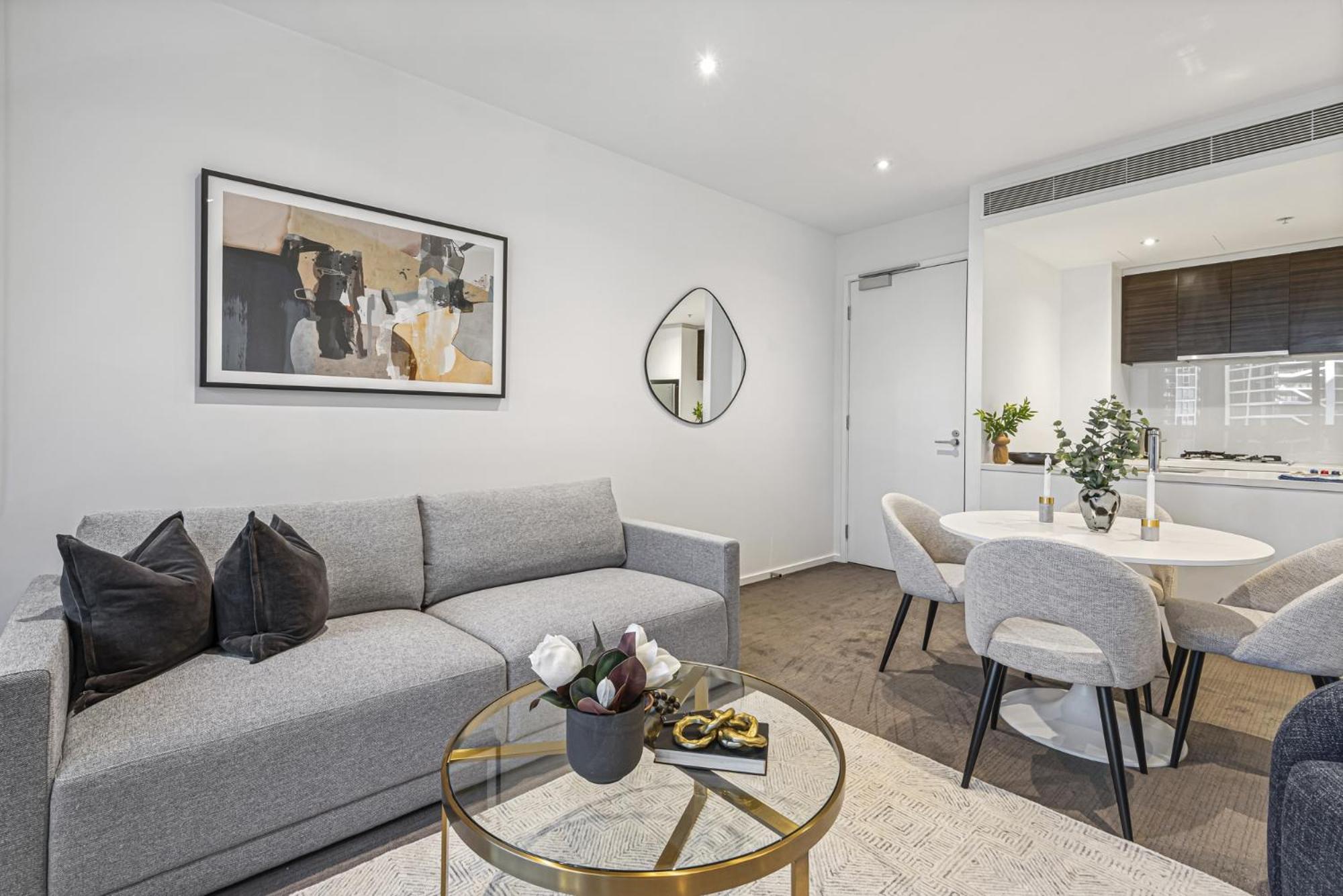 Elegant Southbank Escape Apartment with Balcony