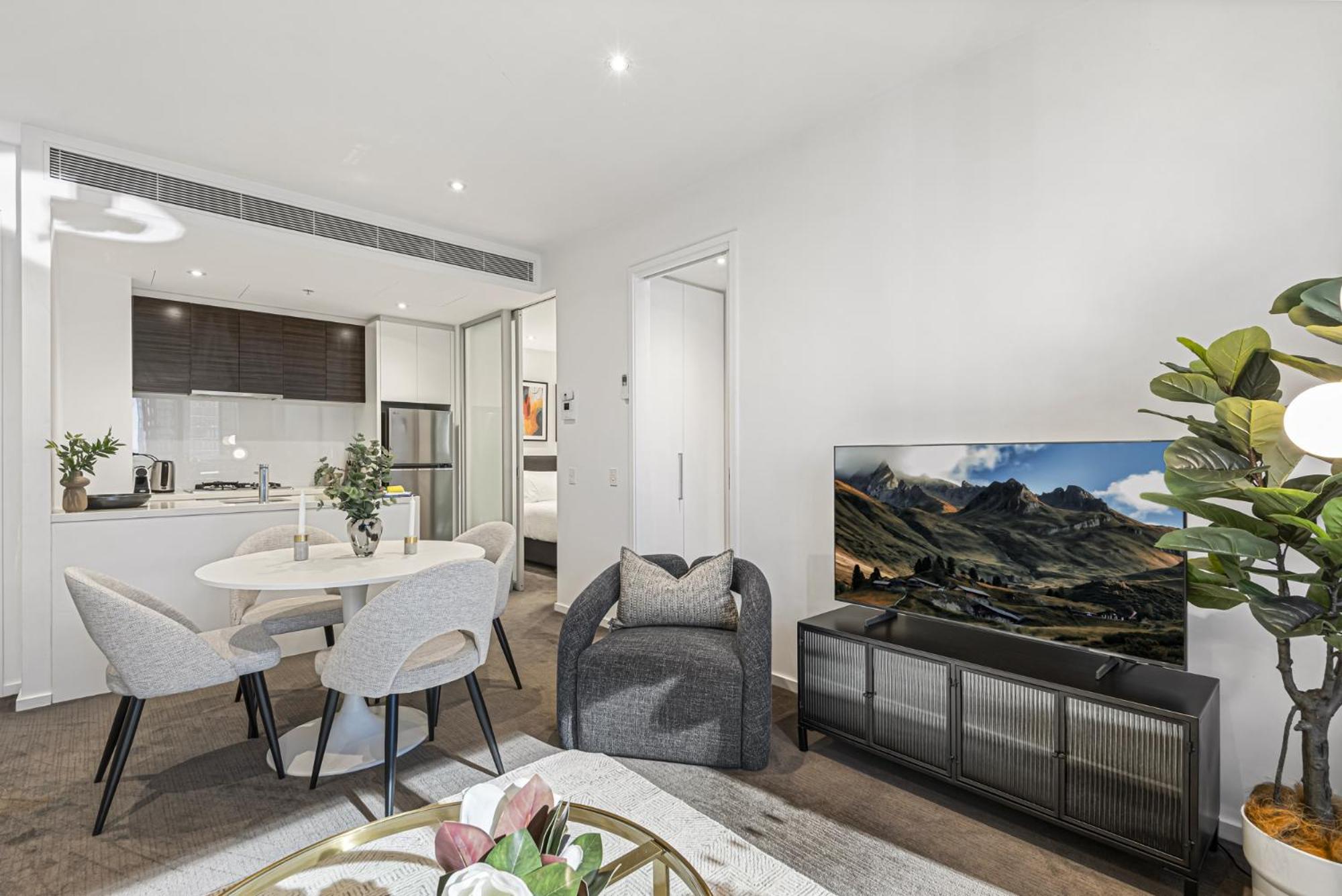 Elegant Southbank Escape Apartment with Balcony