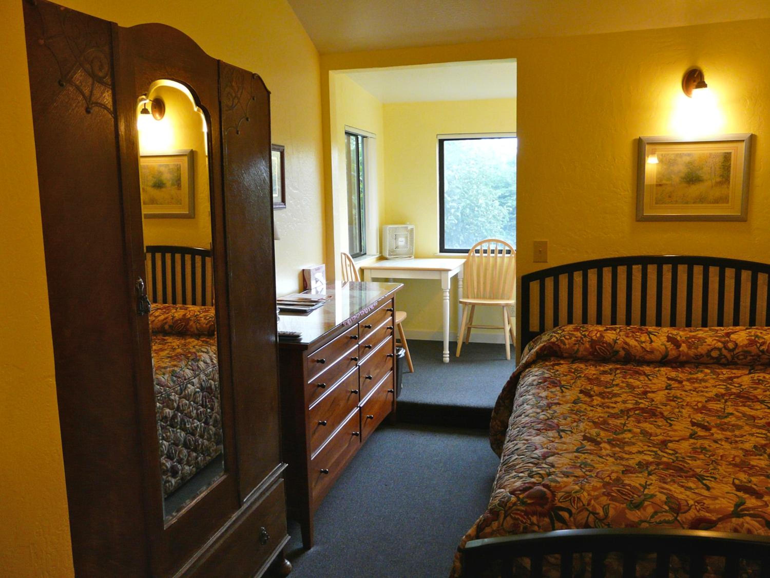 Harbor Inn