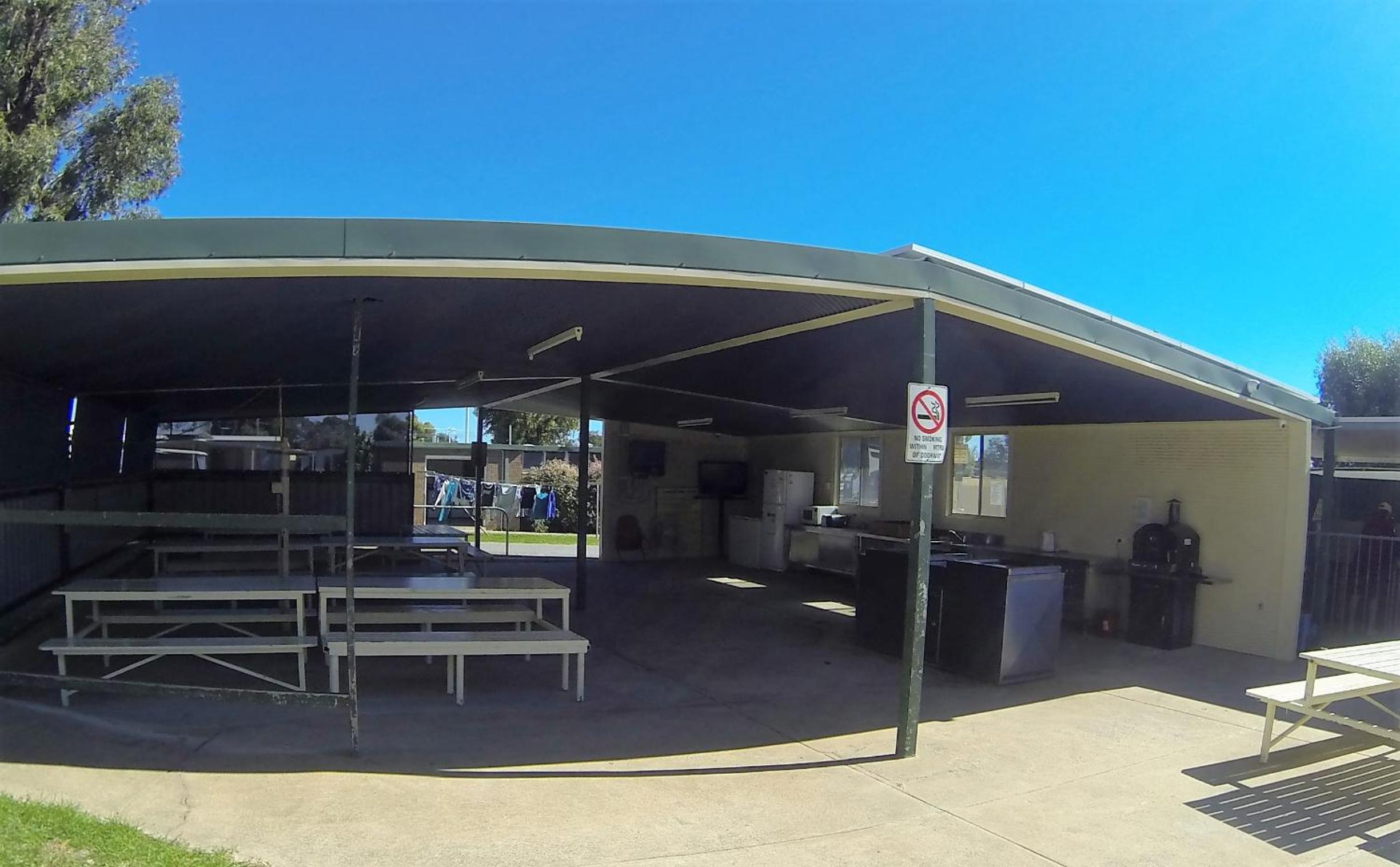 Twin Waters Caravan Park