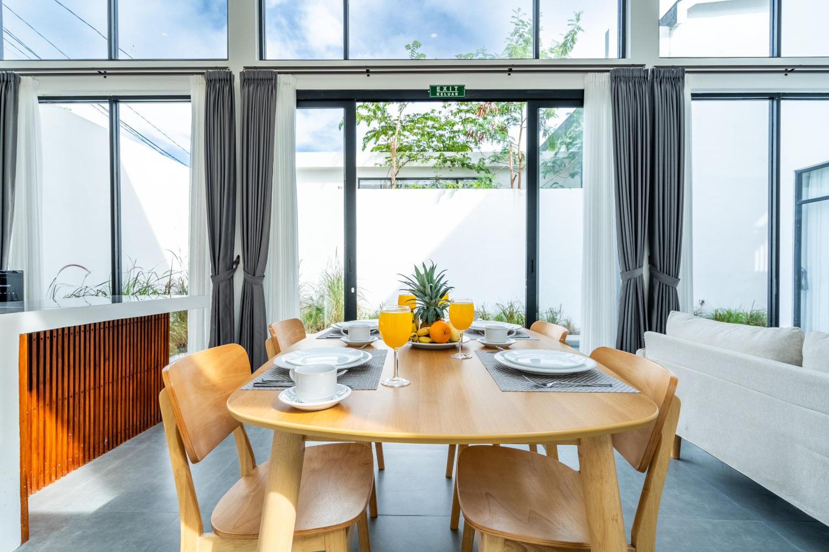 Light Way Villa in Canggu