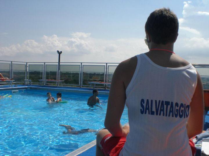 swimming pool