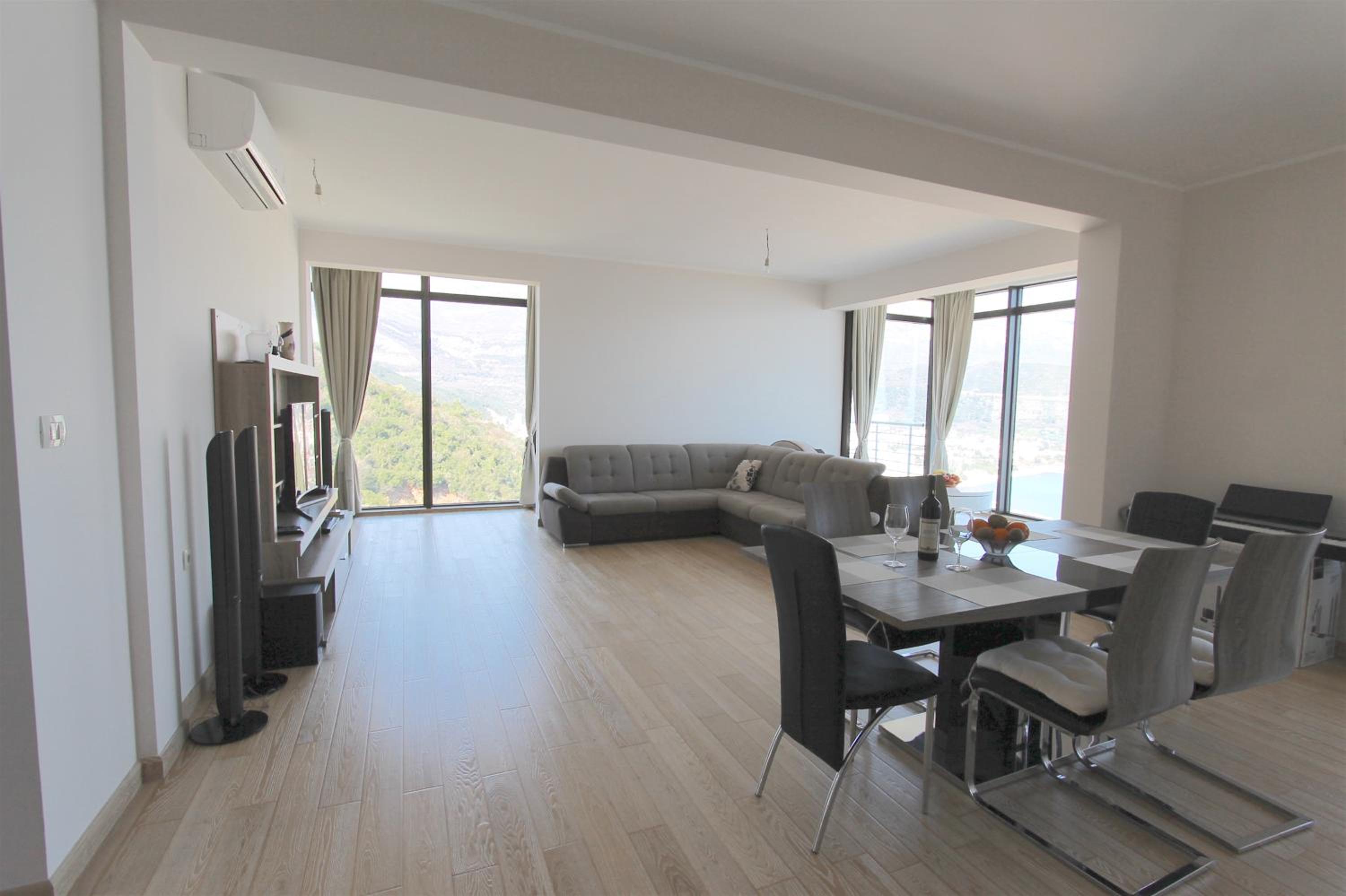 Apartments Aqua