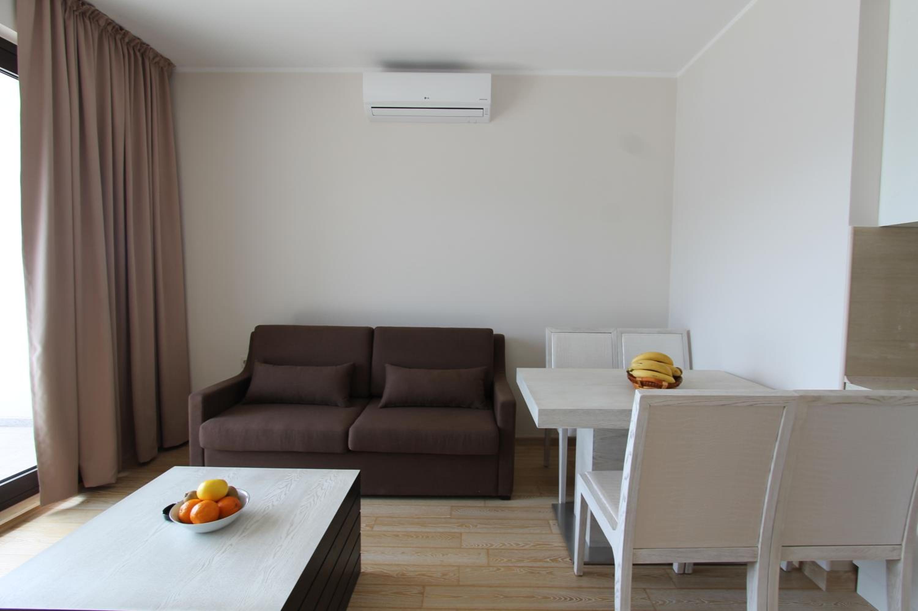 Apartments Aqua