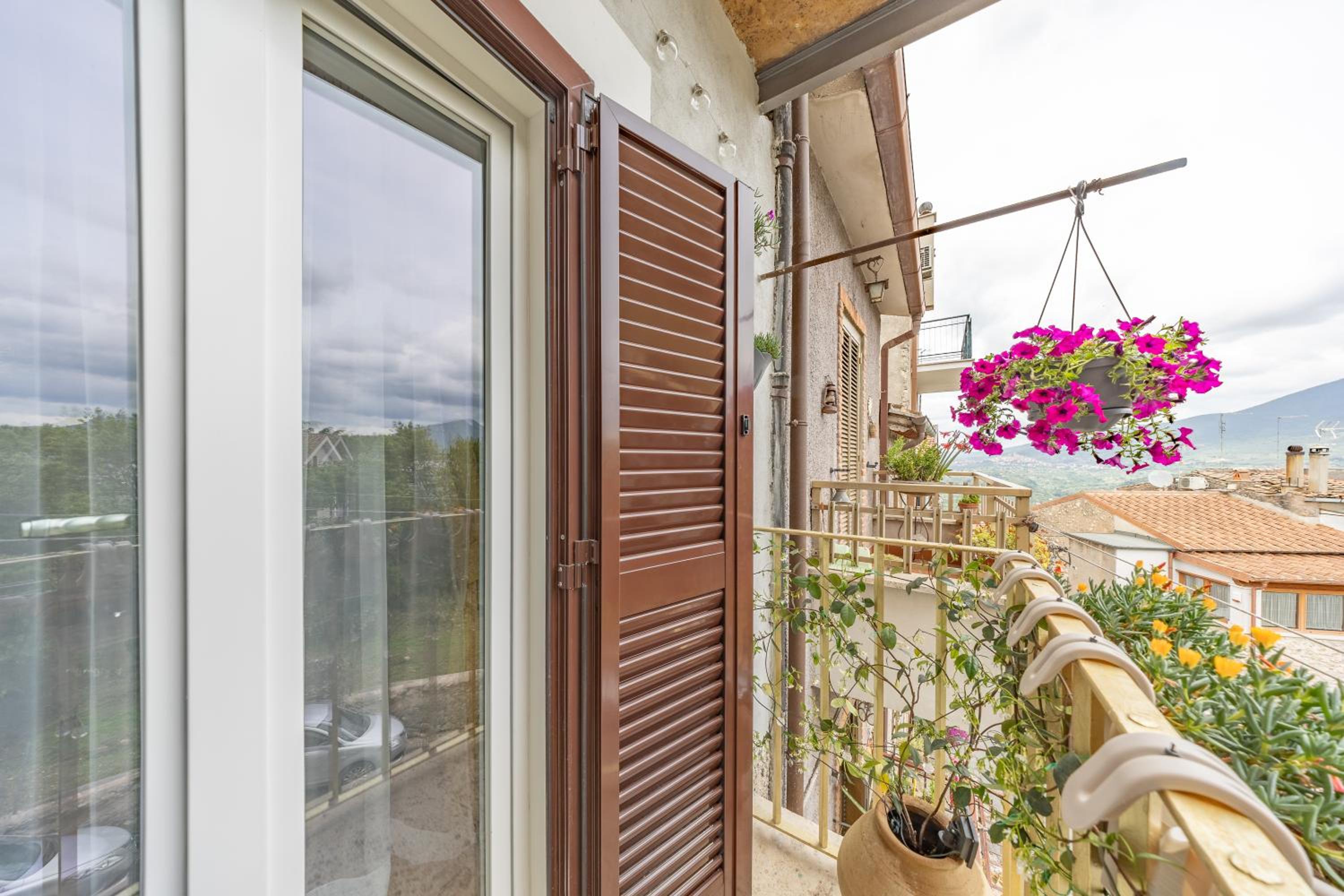 Montecelio Golden House