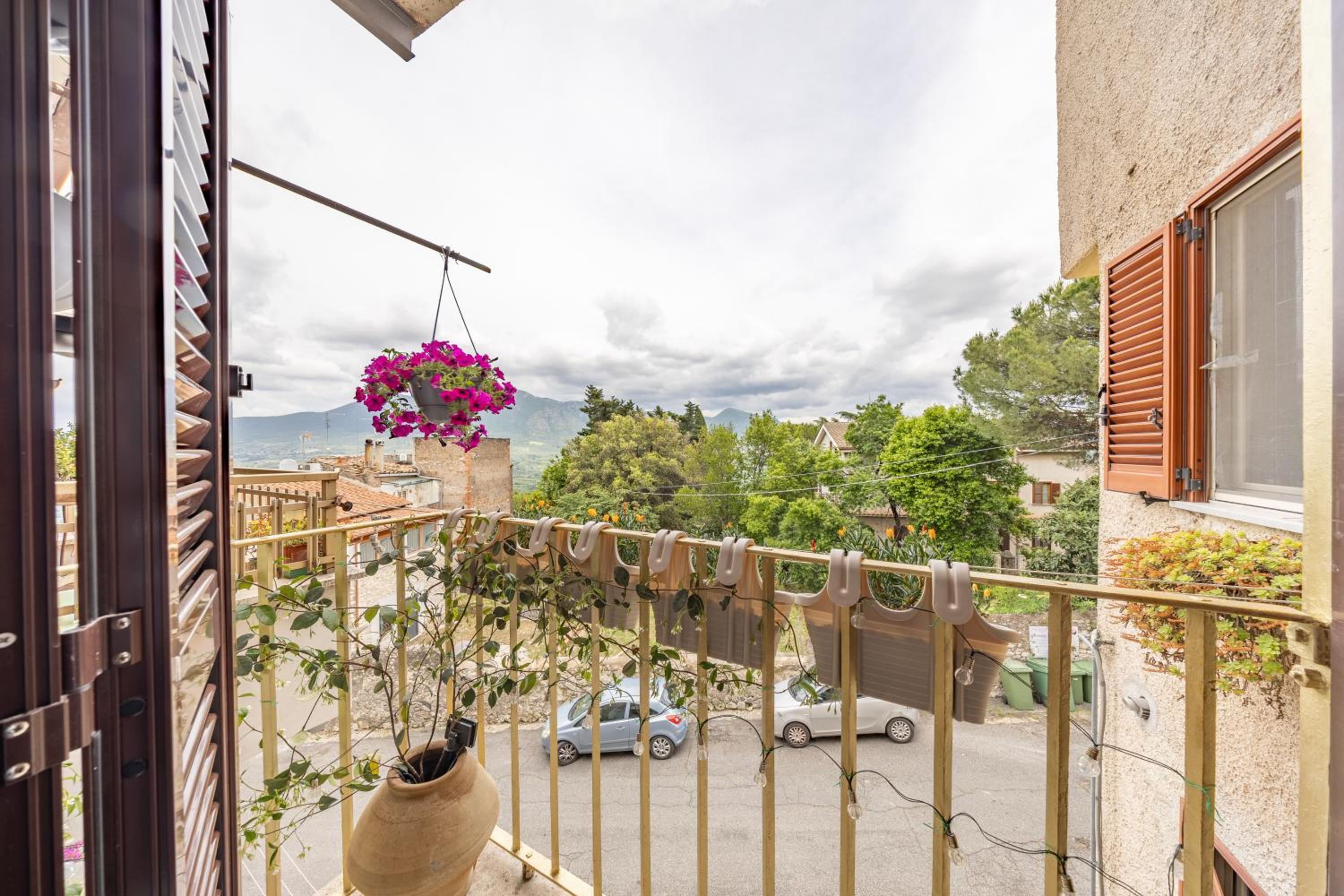 Montecelio Golden House