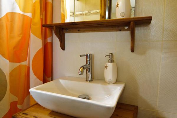 Mango Rooms