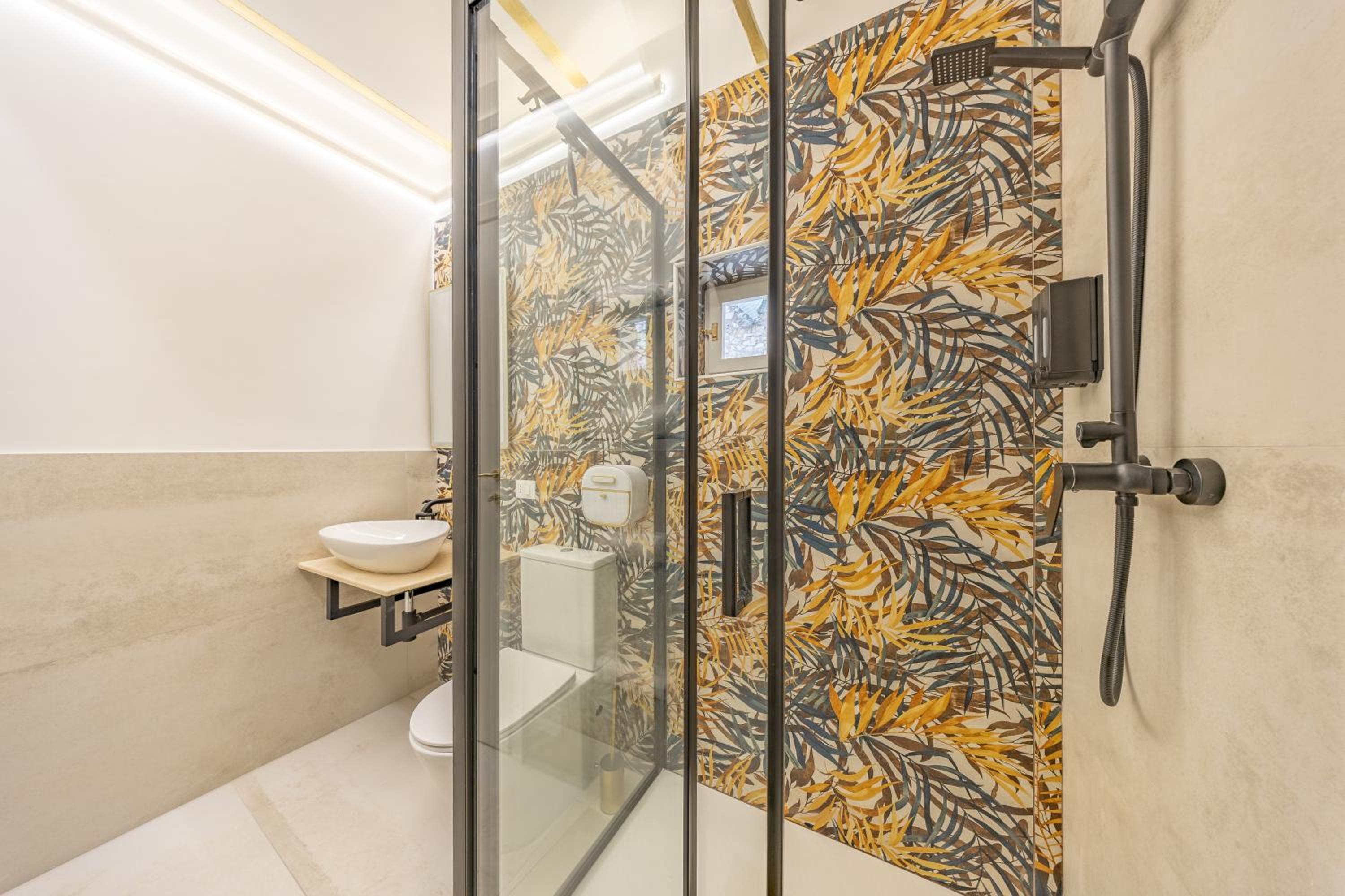 Montecelio Golden House