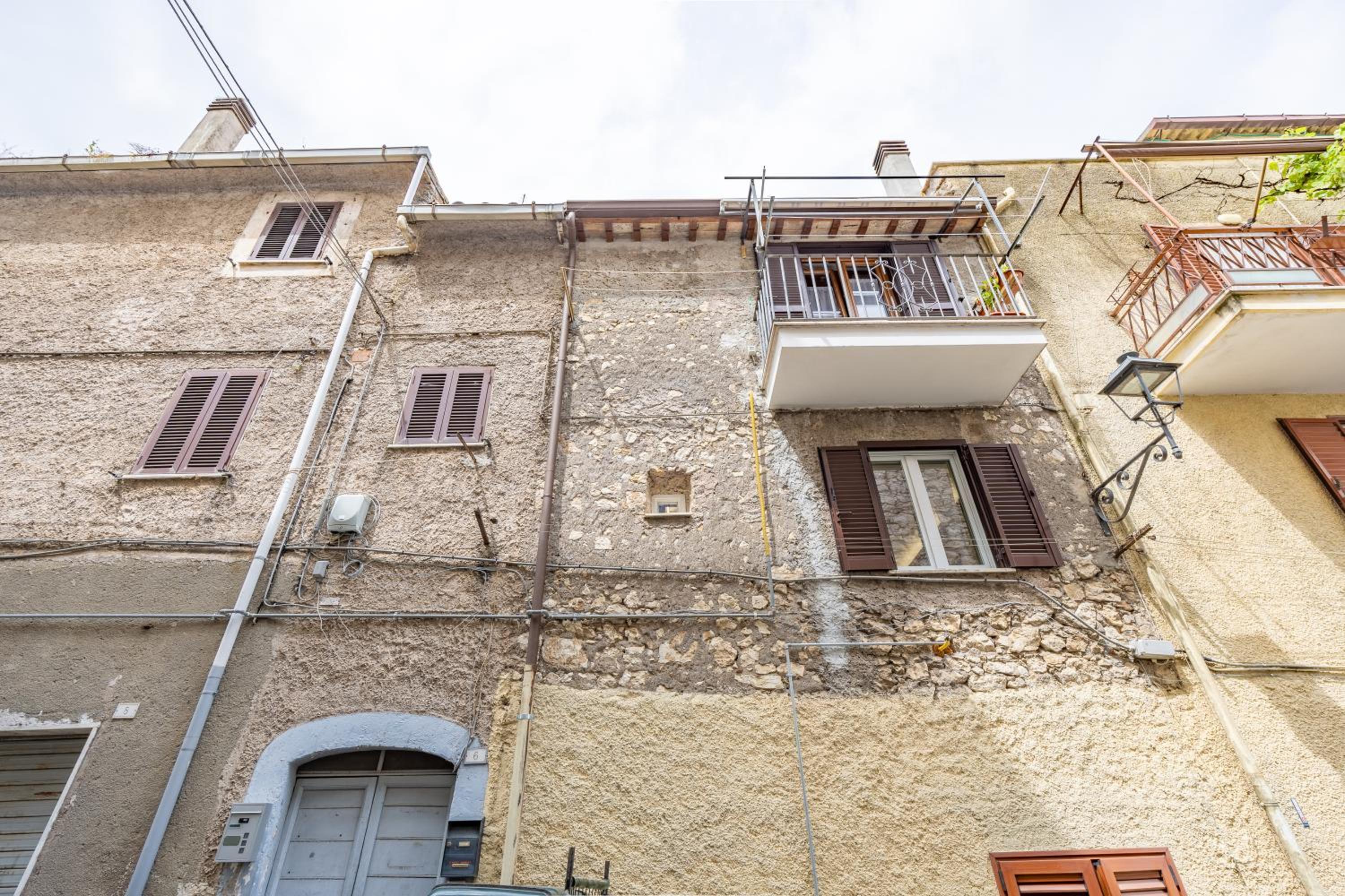 Montecelio Golden House
