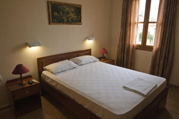 Mango Rooms