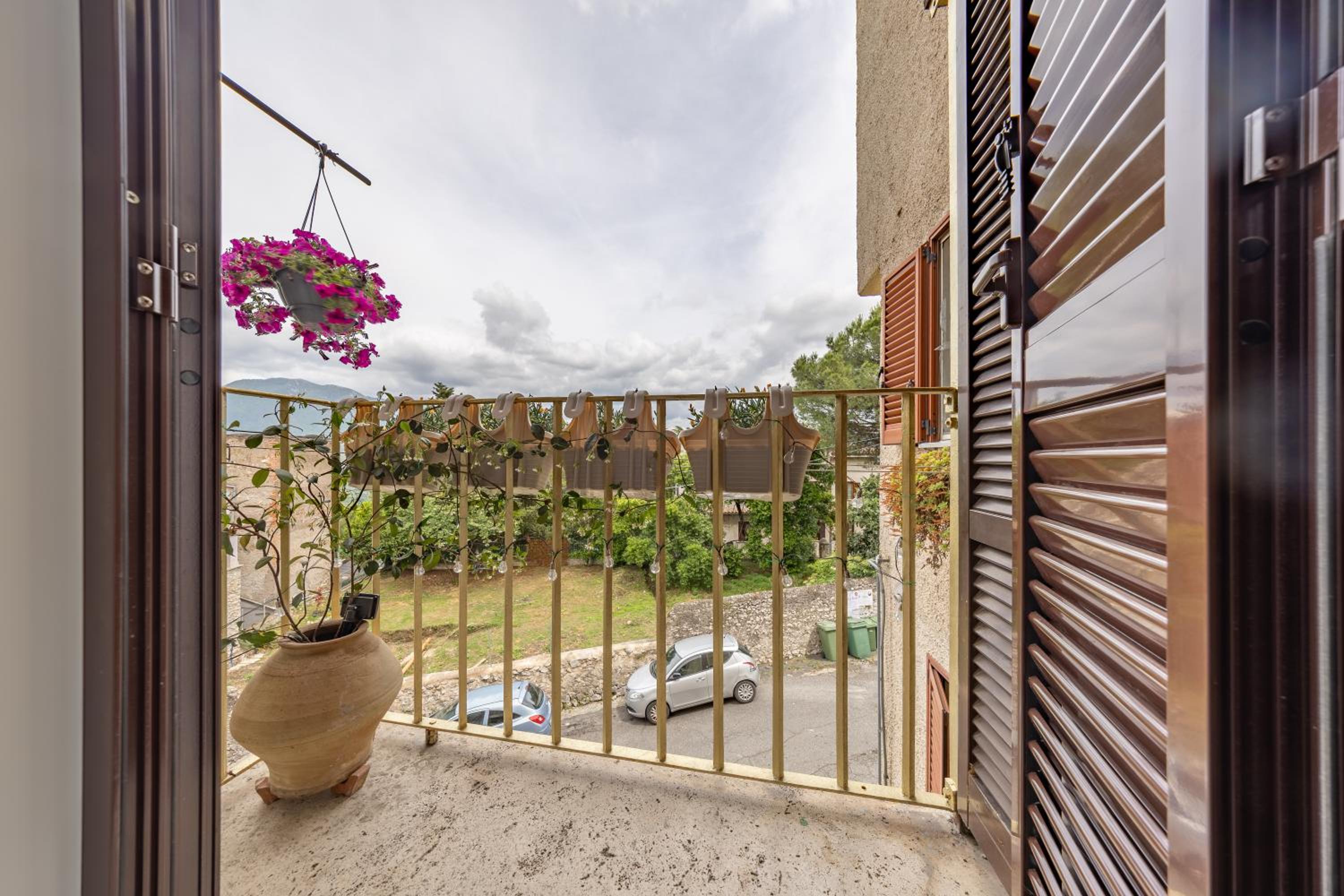 Montecelio Golden House