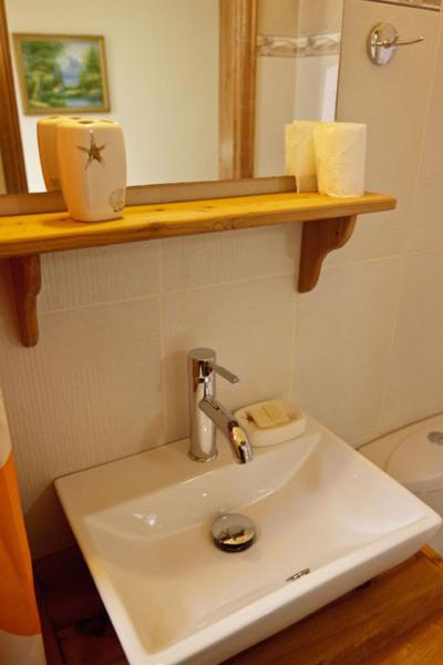 Mango Rooms