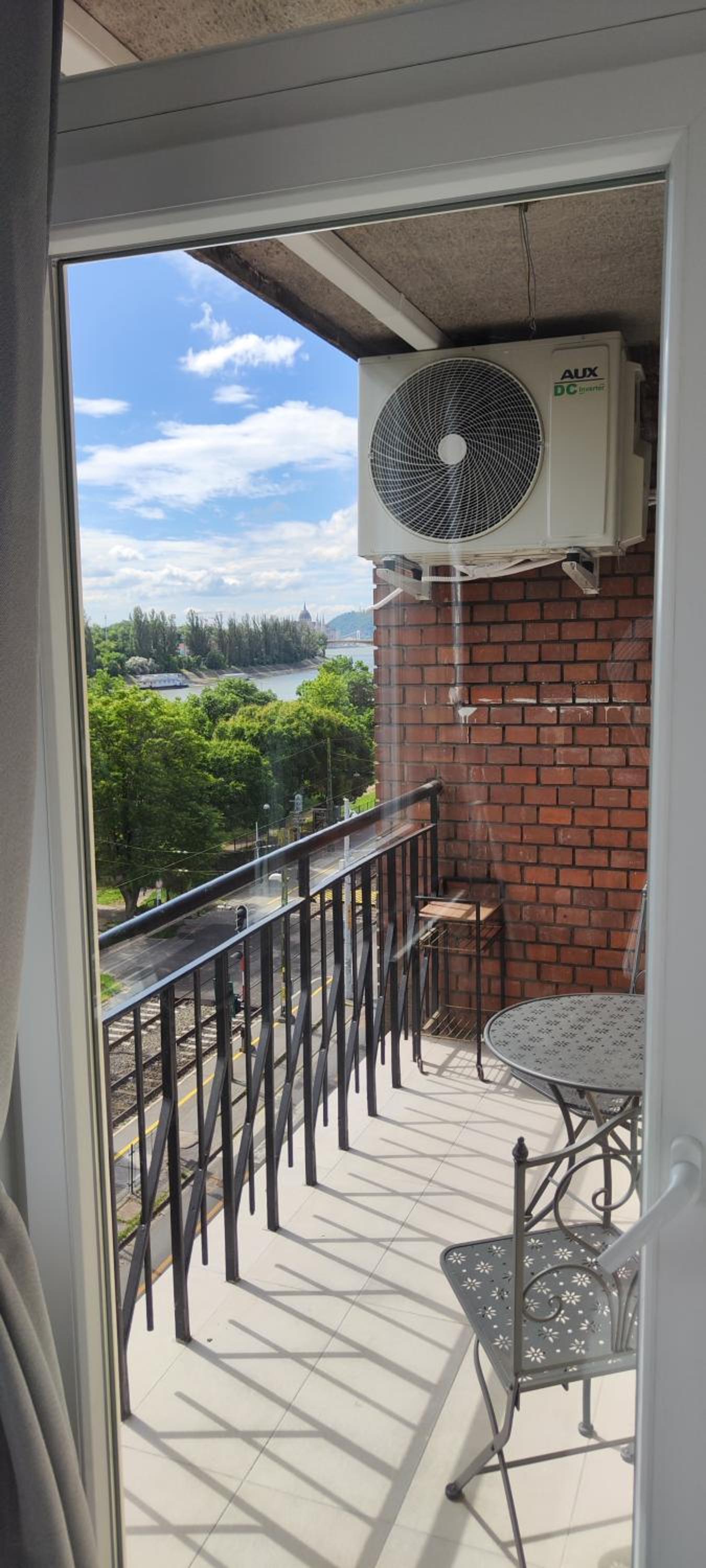 Duna Panorama -two-bedroom apartment with terrace
