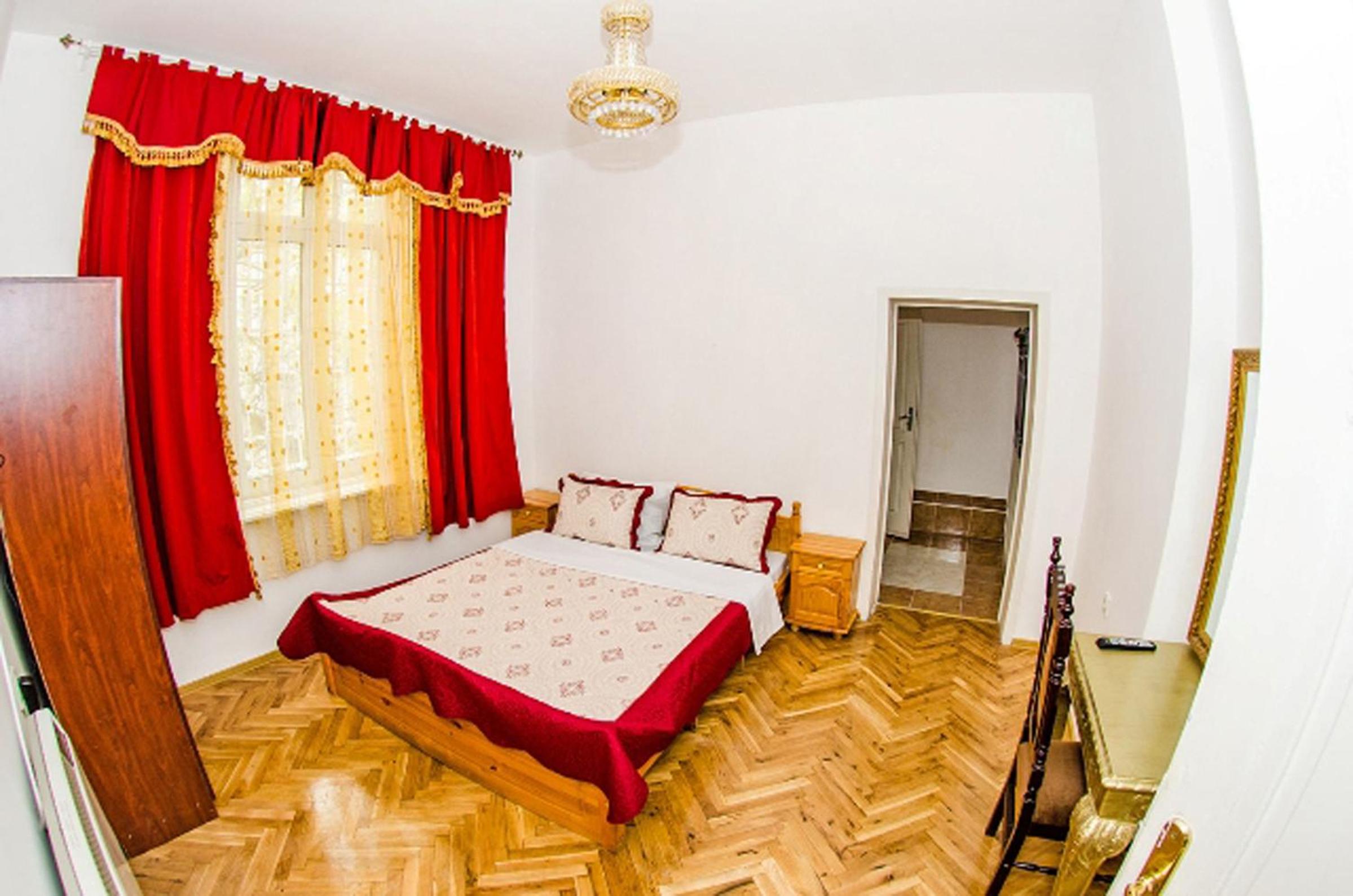 Central GuestHouse Five Corners