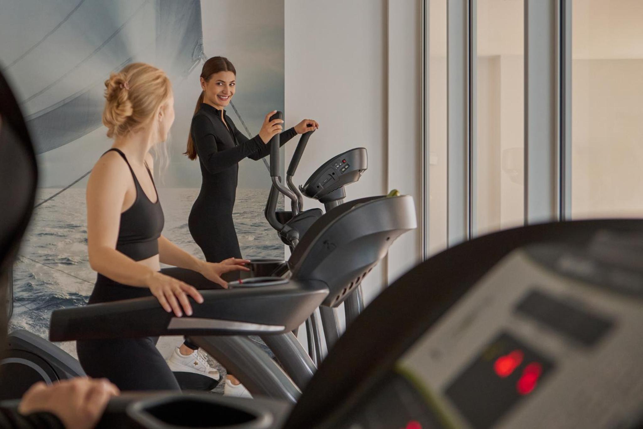 Waterlane Island - Riverview Pool, SPA & Gym by Downtown Apartments