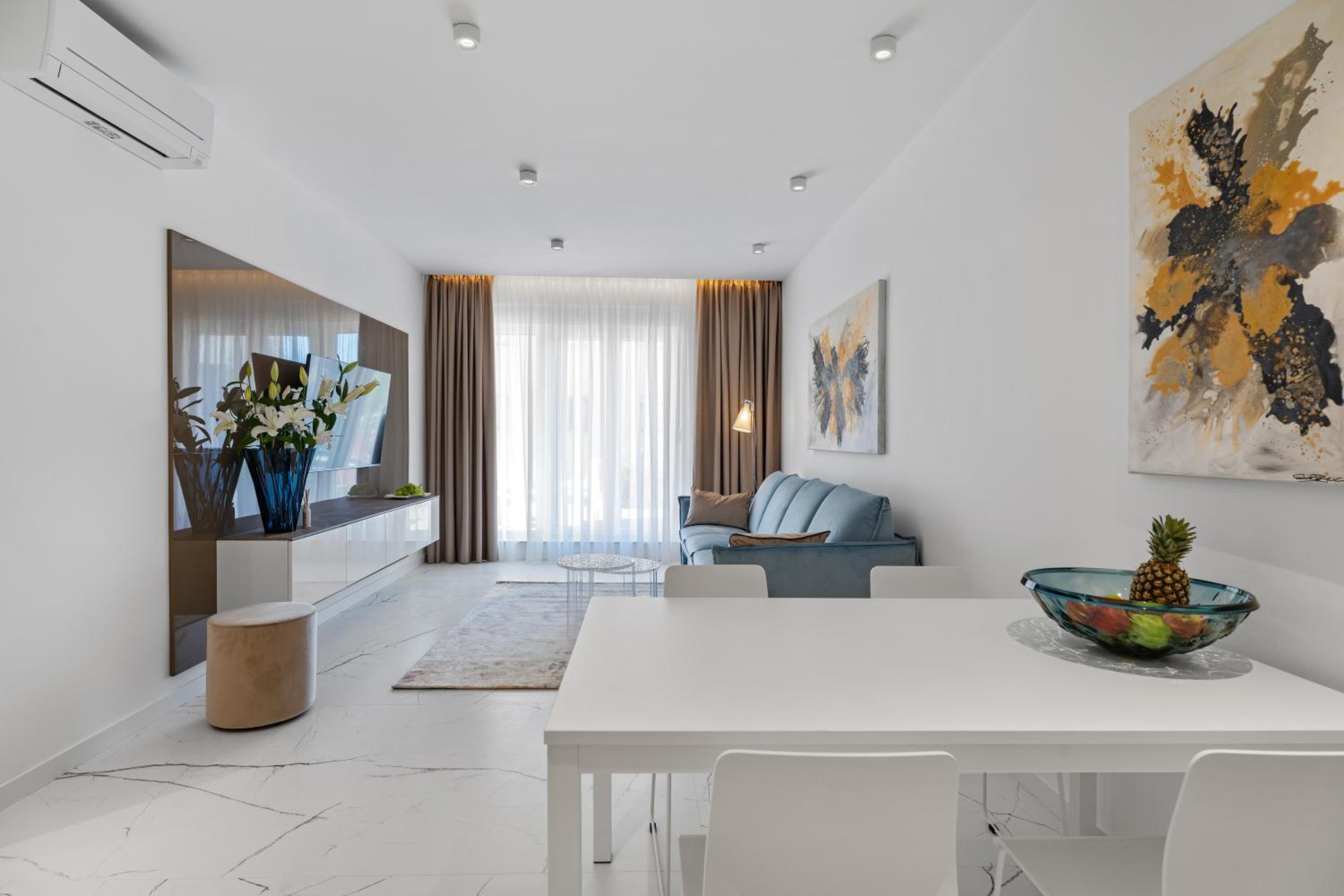 Luxury Apartment & Rooms 