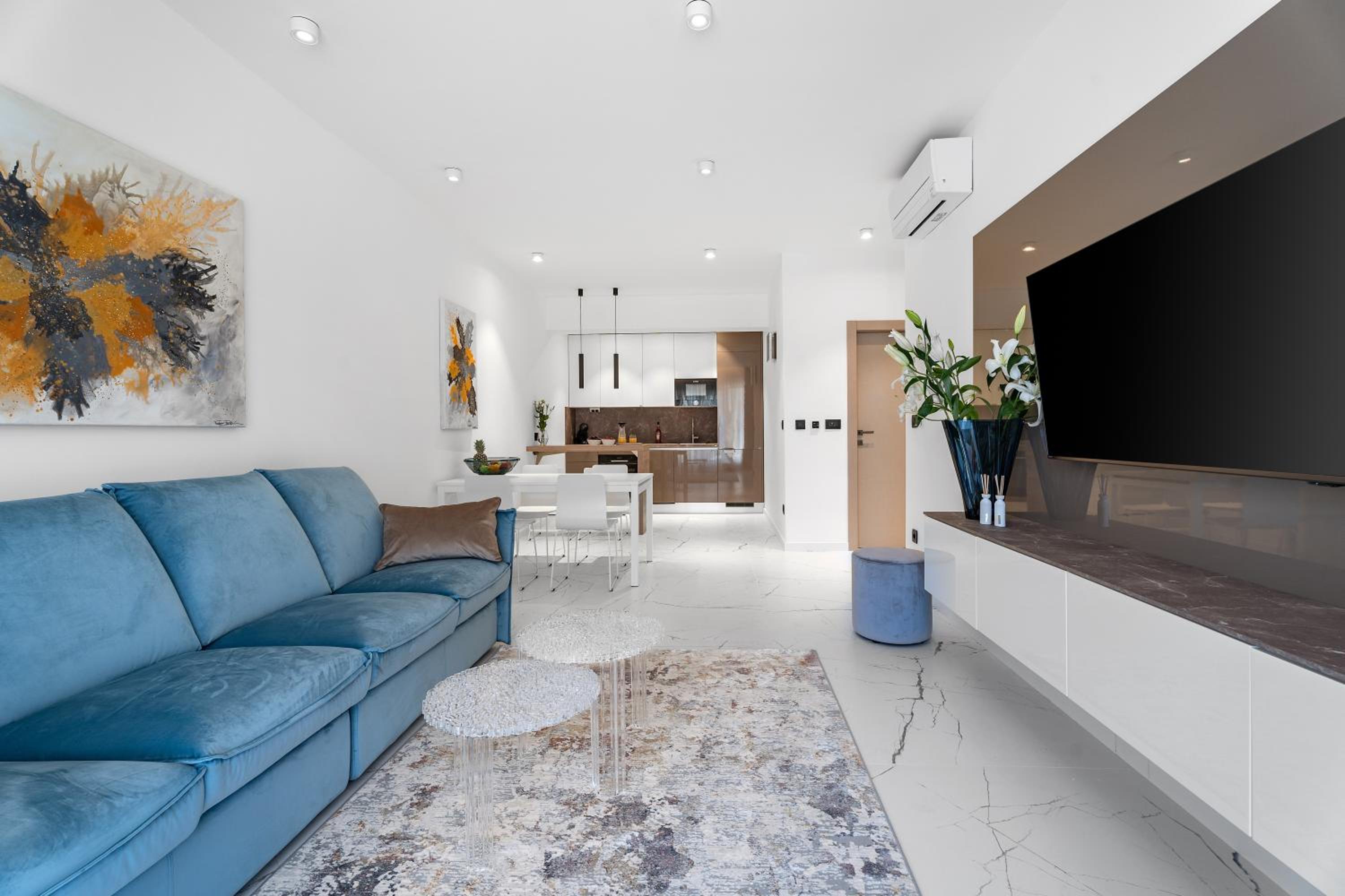 Luxury Apartment & Rooms 