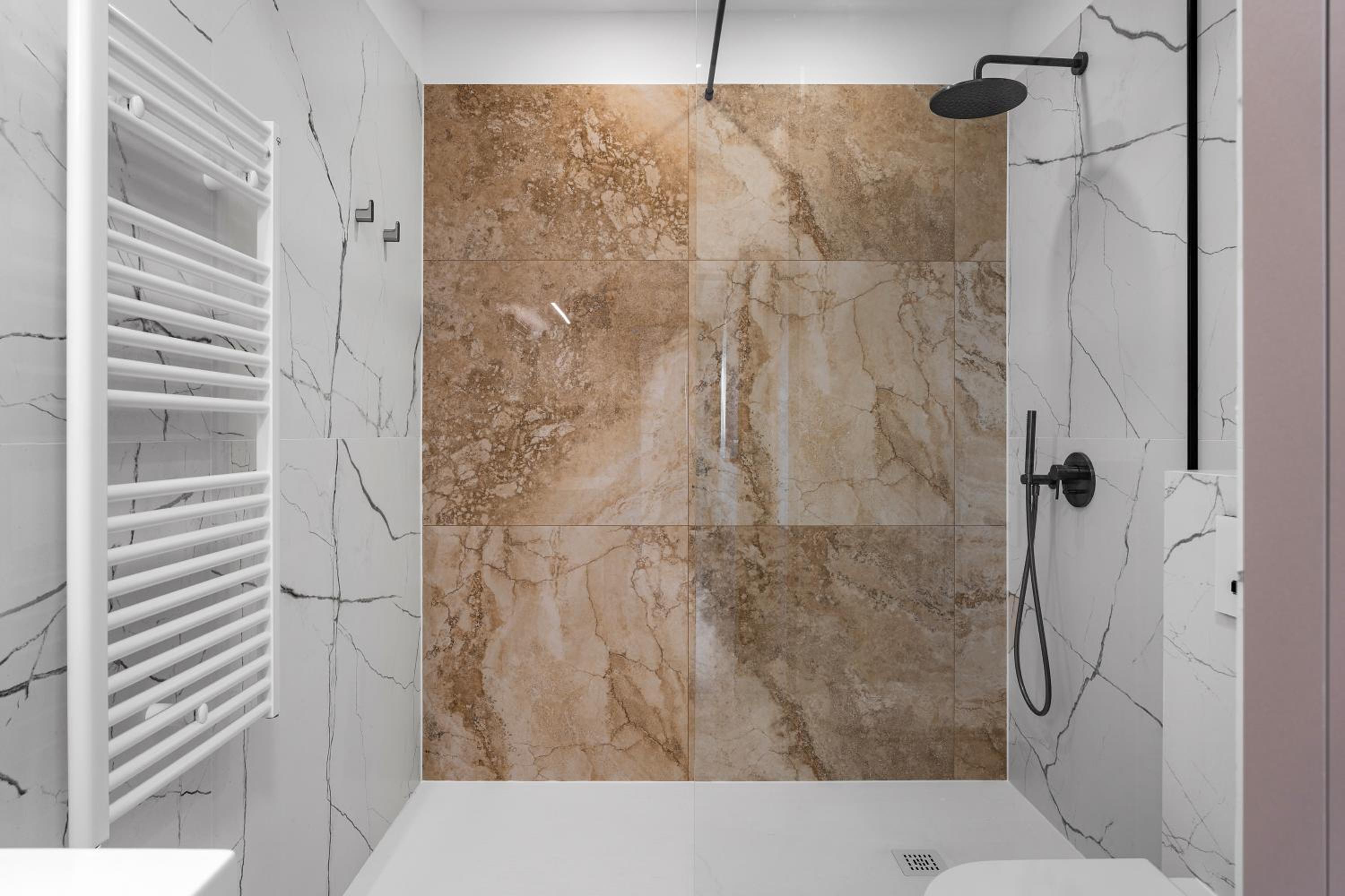Luxury Apartment & Rooms 