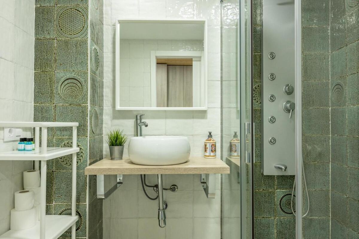 Fabie Oasis Suite by Valcambre