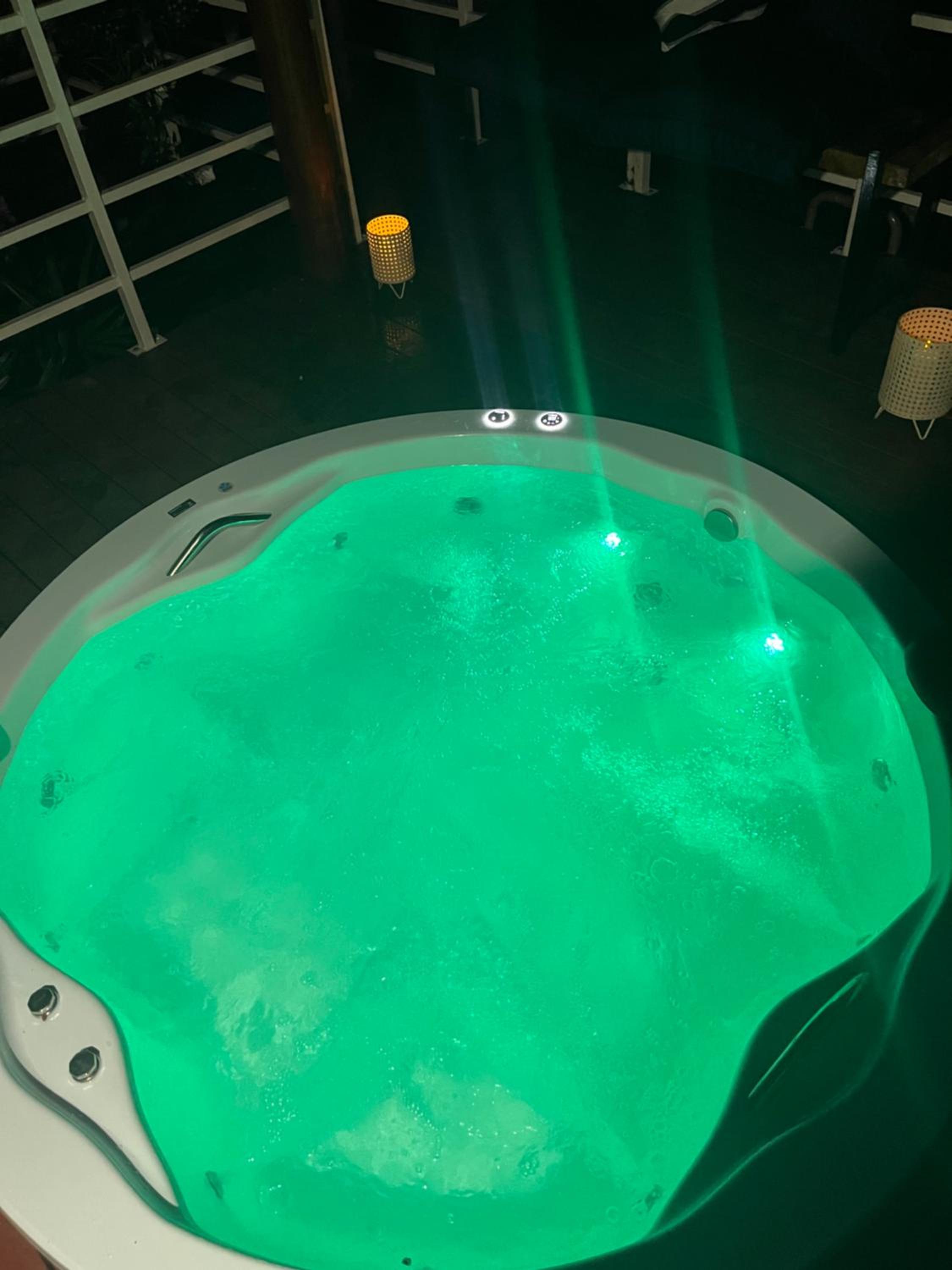 Refúgio com hidro, piscina e linda vista!