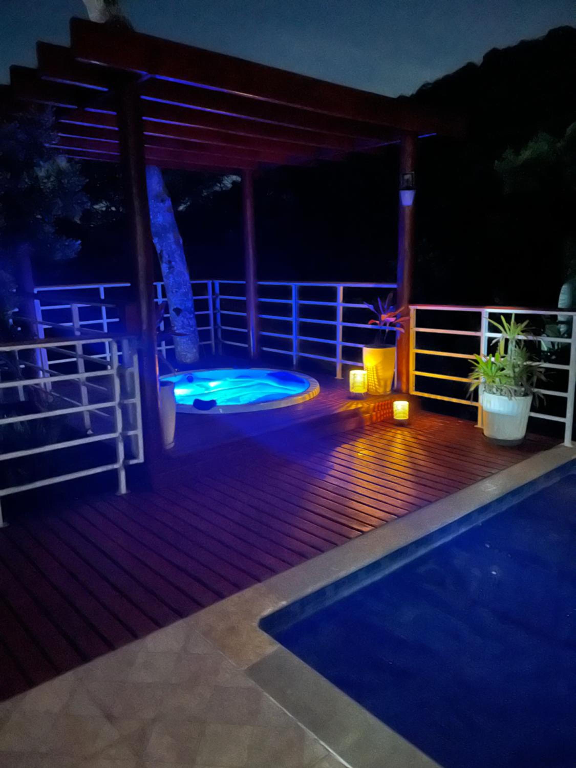 Refúgio com hidro, piscina e linda vista!