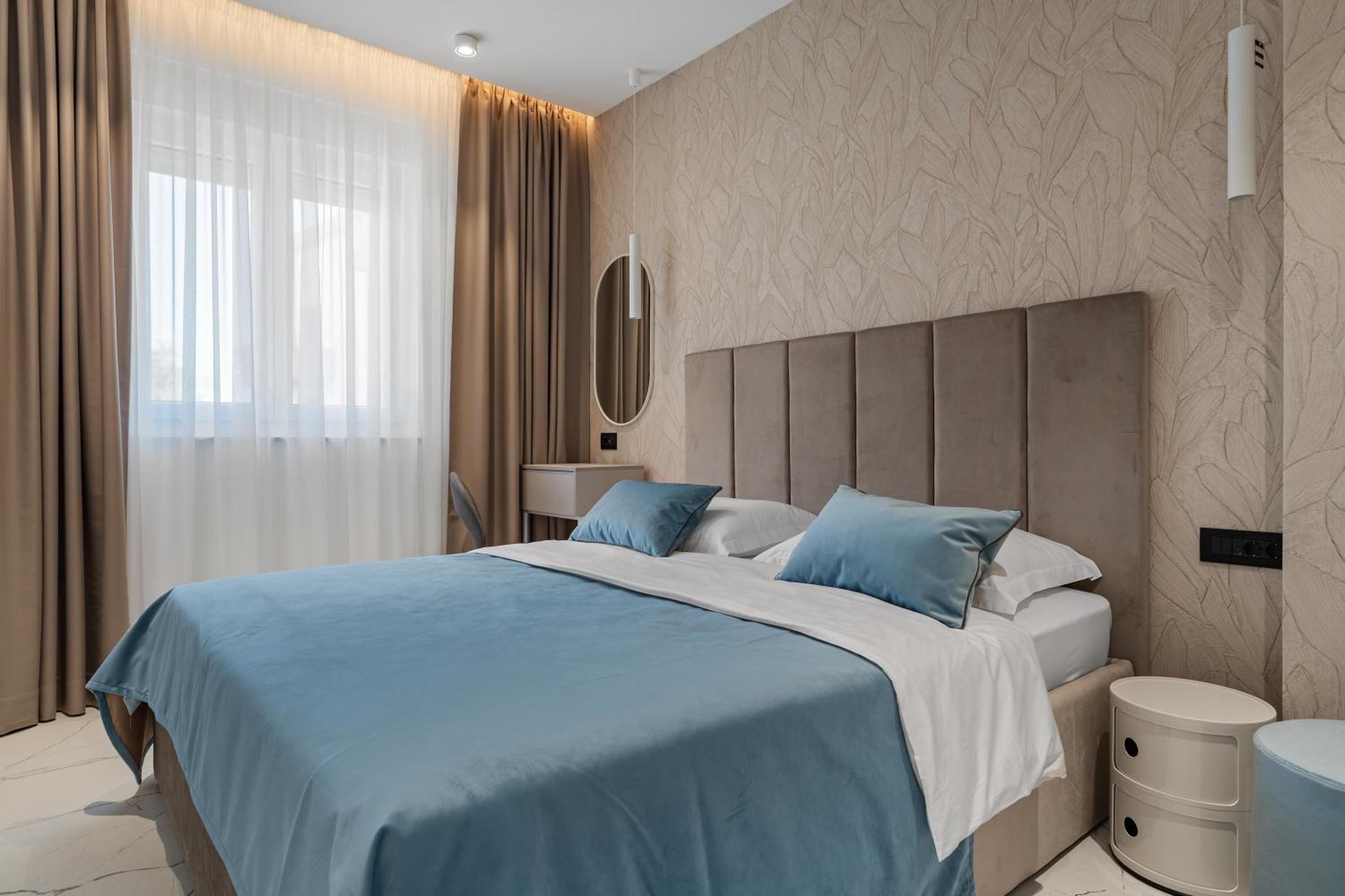 Luxury Apartment & Rooms 